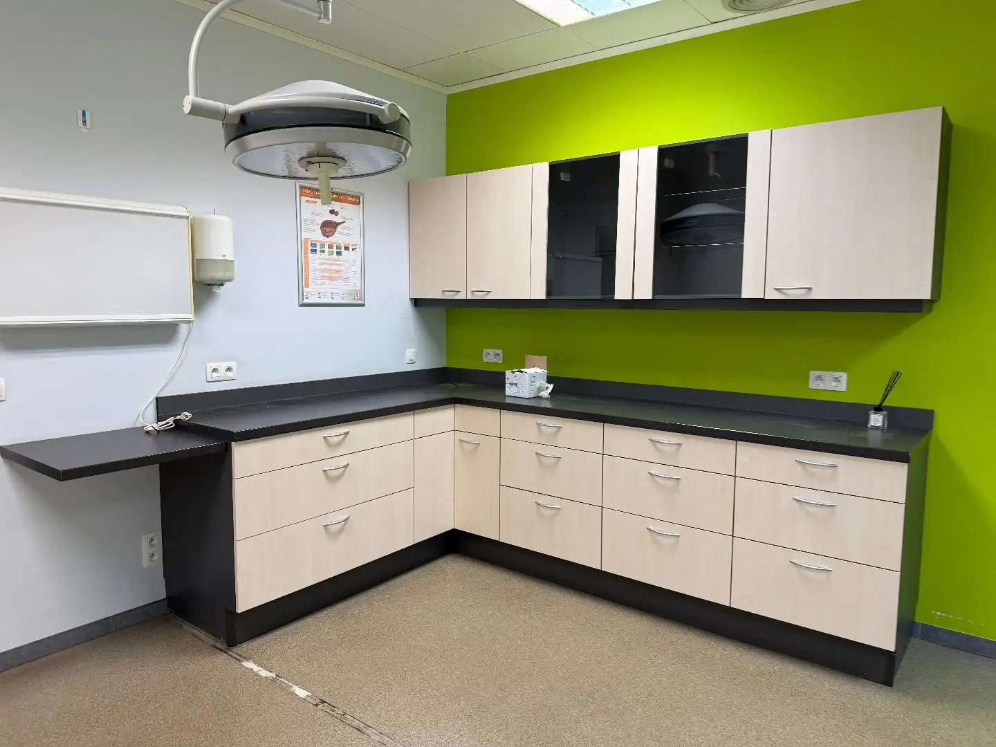 Gunstig gelegen handelsruimte te Sint-Job foto 5