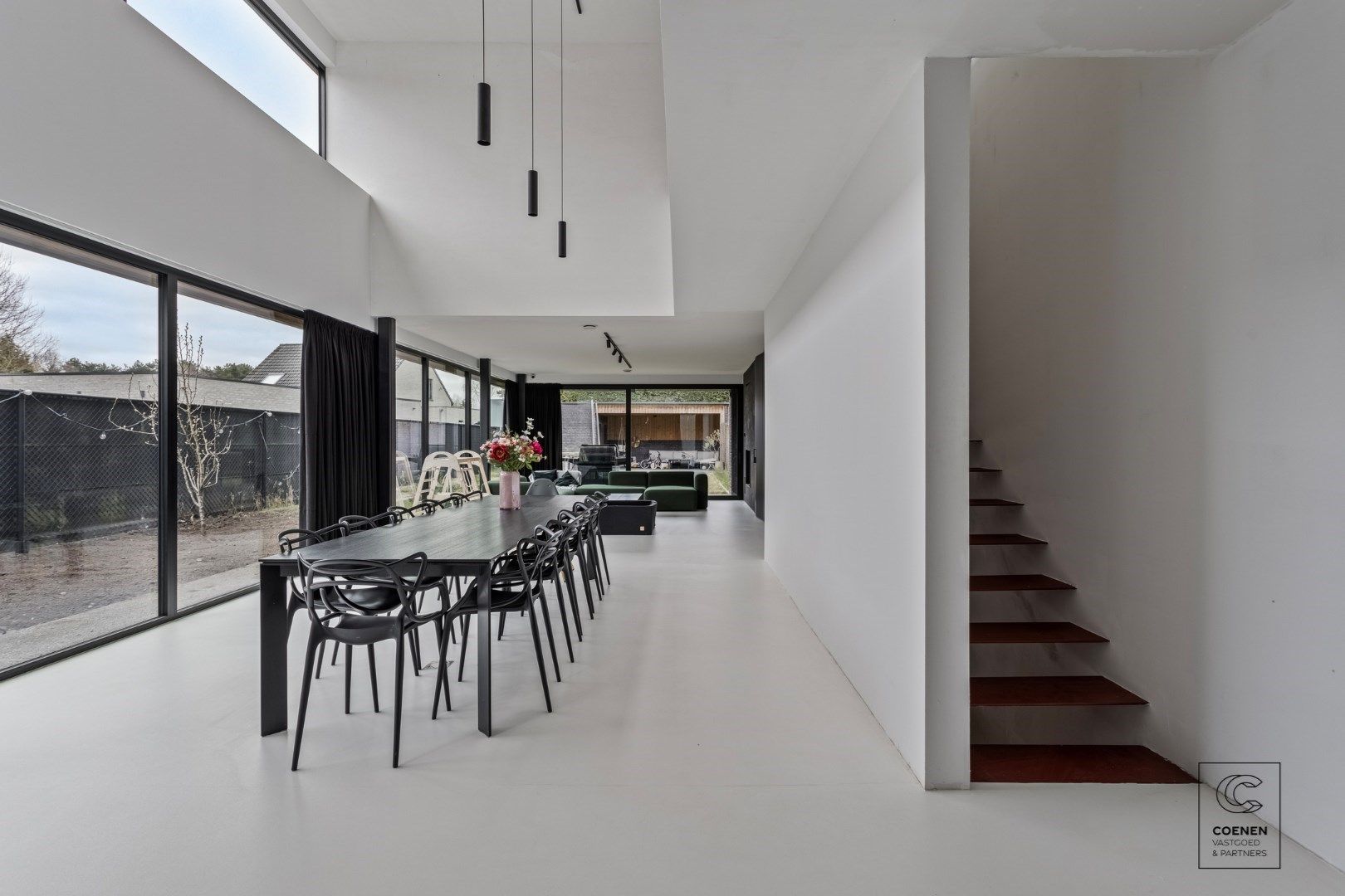 Prachtig en luxueus afgewerkte HOB van 280m² in een doodlopende straat! foto {{pictureIndex}}