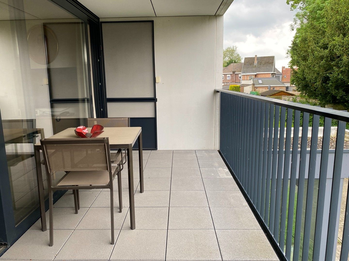 Ruim en modern appartement te koop met terras en autostaanplaats foto 7