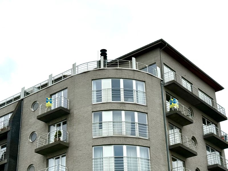 Centraal gelegen appartement met 2 slaapkamers en garage foto 2