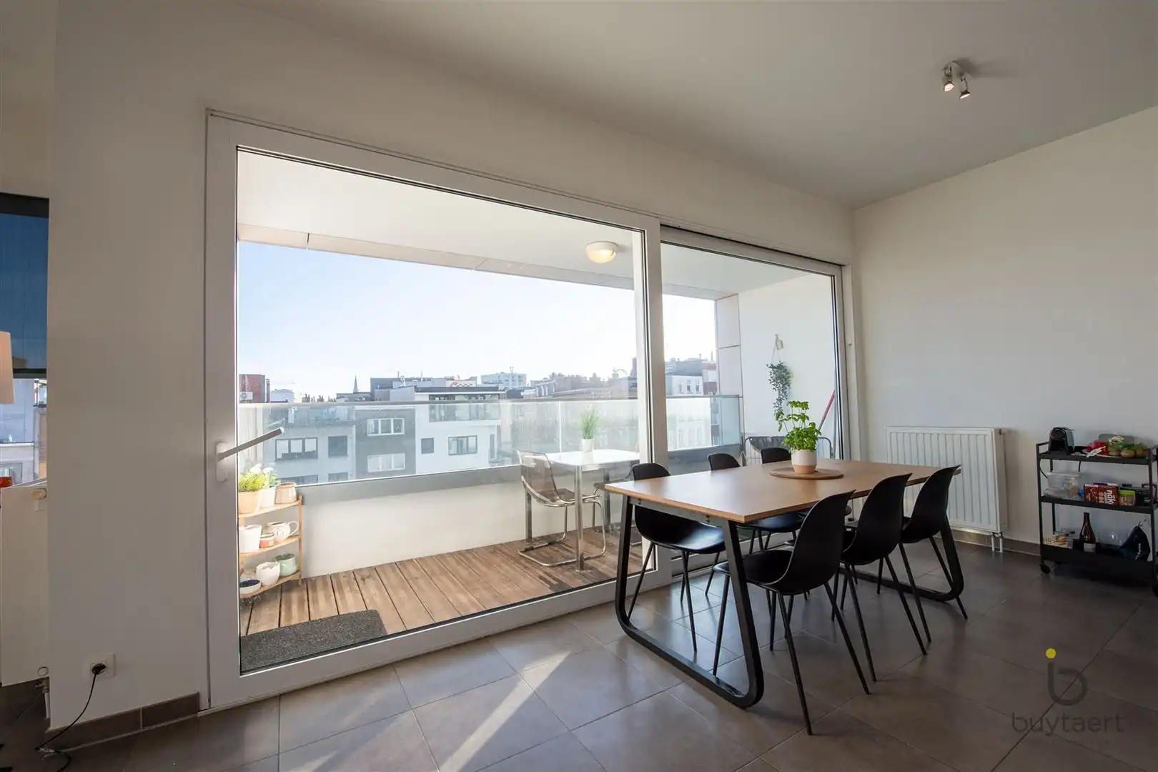 Schitterend nieuwbouw appartement met twee slaapkamers en prachtig overdekt terras te midden van de diamantwijk en de Persgroep! foto 13