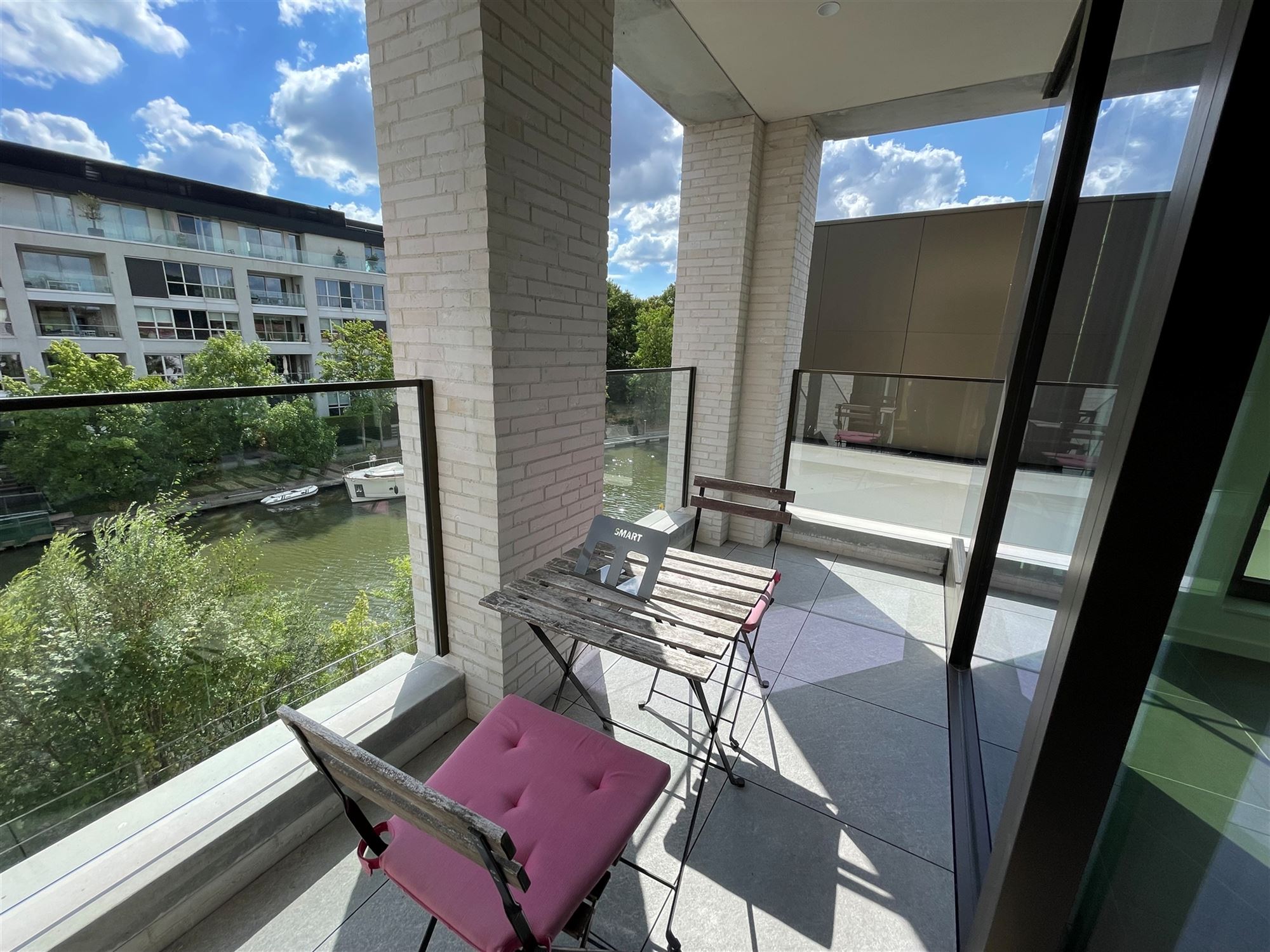 Appartement met twee terrassen foto 9