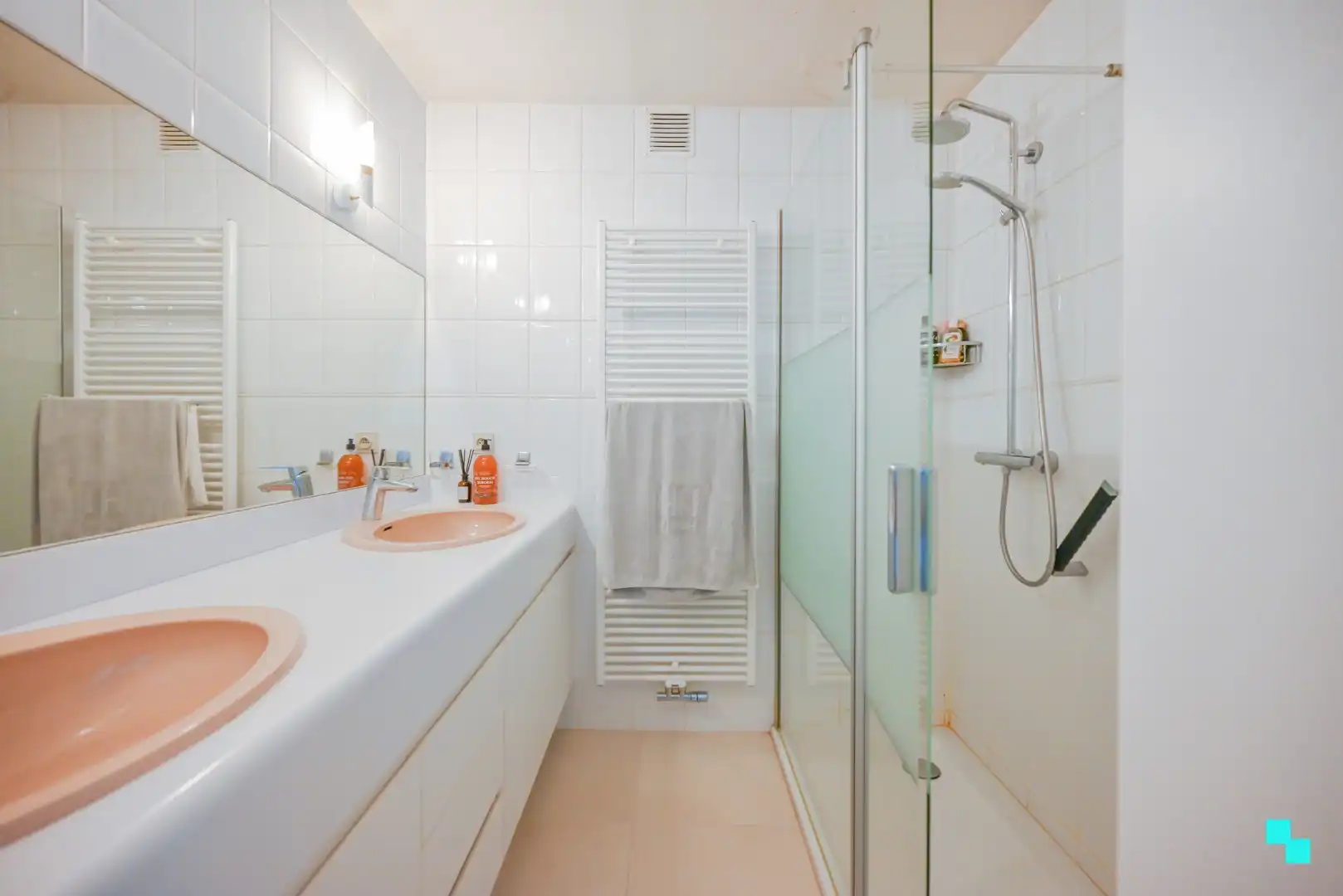 Tweeslaapkamerappartement met garage op een rustige locatie in Beveren-Leie foto 11