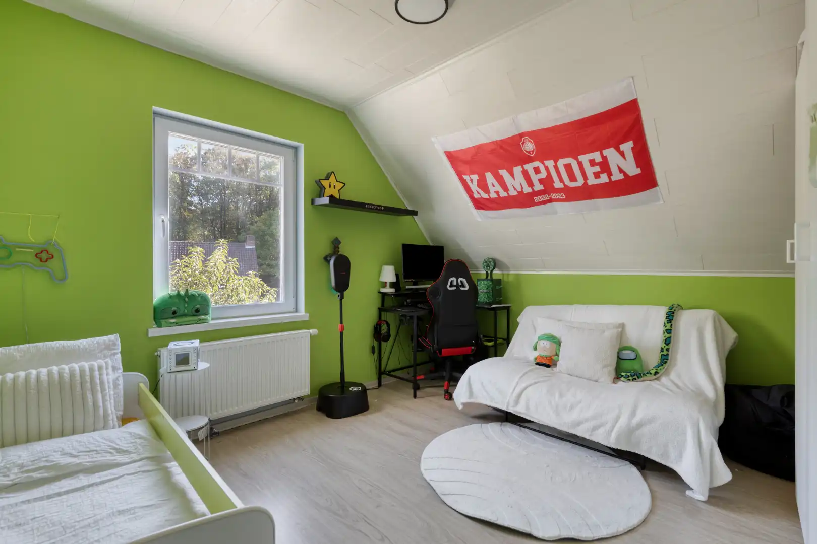 Vrijstaande woning van 2015 met 3 slaapkamers, volledige kelder en zuidgerichte tuin in Schilde. foto 11
