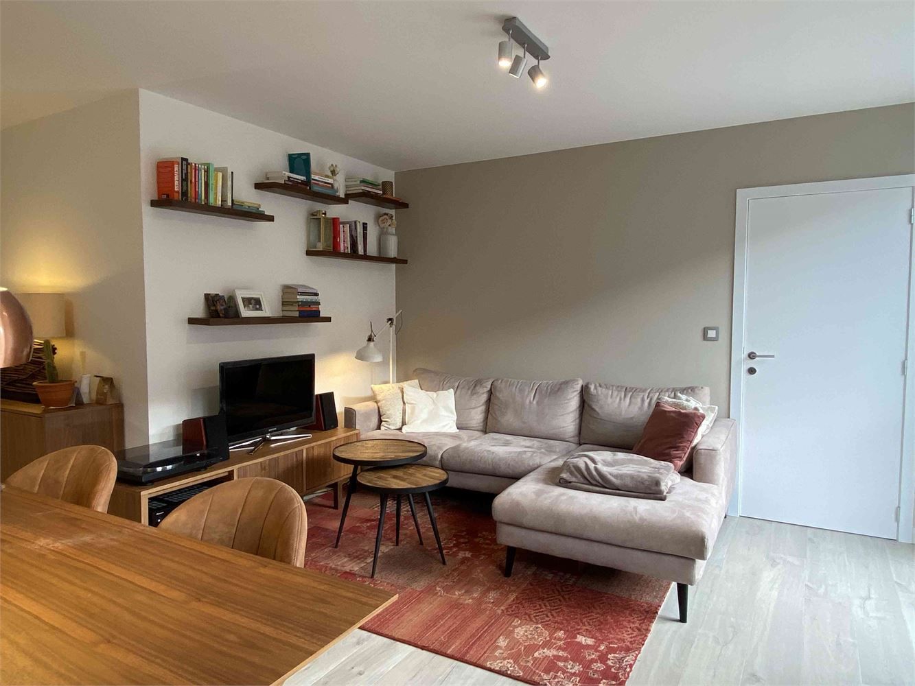 Prachtig appartement met afgesloten garagebox foto 4