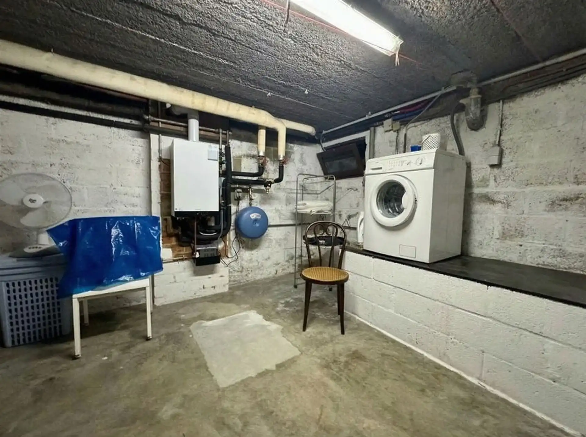 Halfopen bebouwing in rustige straat te As foto 24