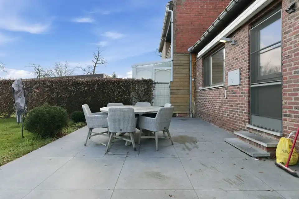 Instapklare gezinswoning met 3 slaapkamers en ruime tuin en garage in Tongeren foto 35