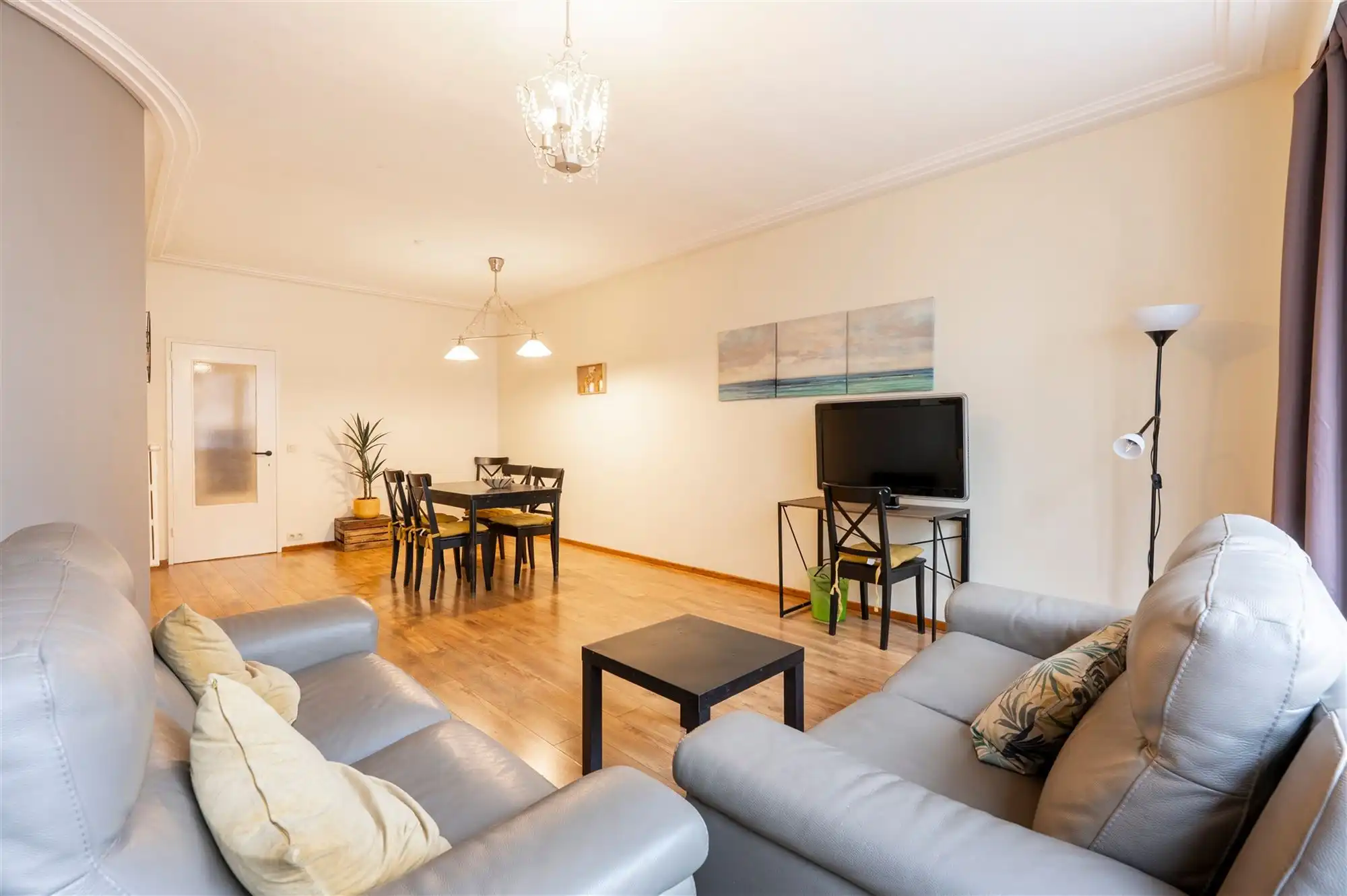 Gemeubeld appartement met 2 slk + terras foto 2