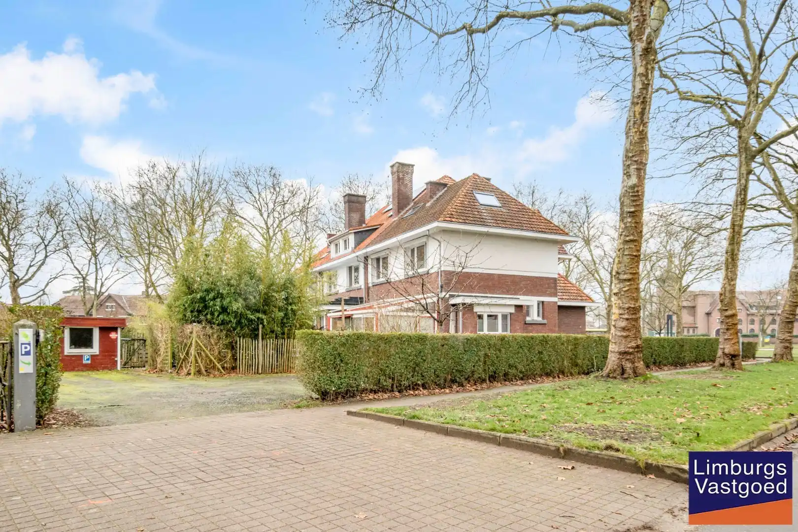 Woonhuis met verschillende praktijkruimtes te Waterschei, op een perceel van 6a80ca foto 31
