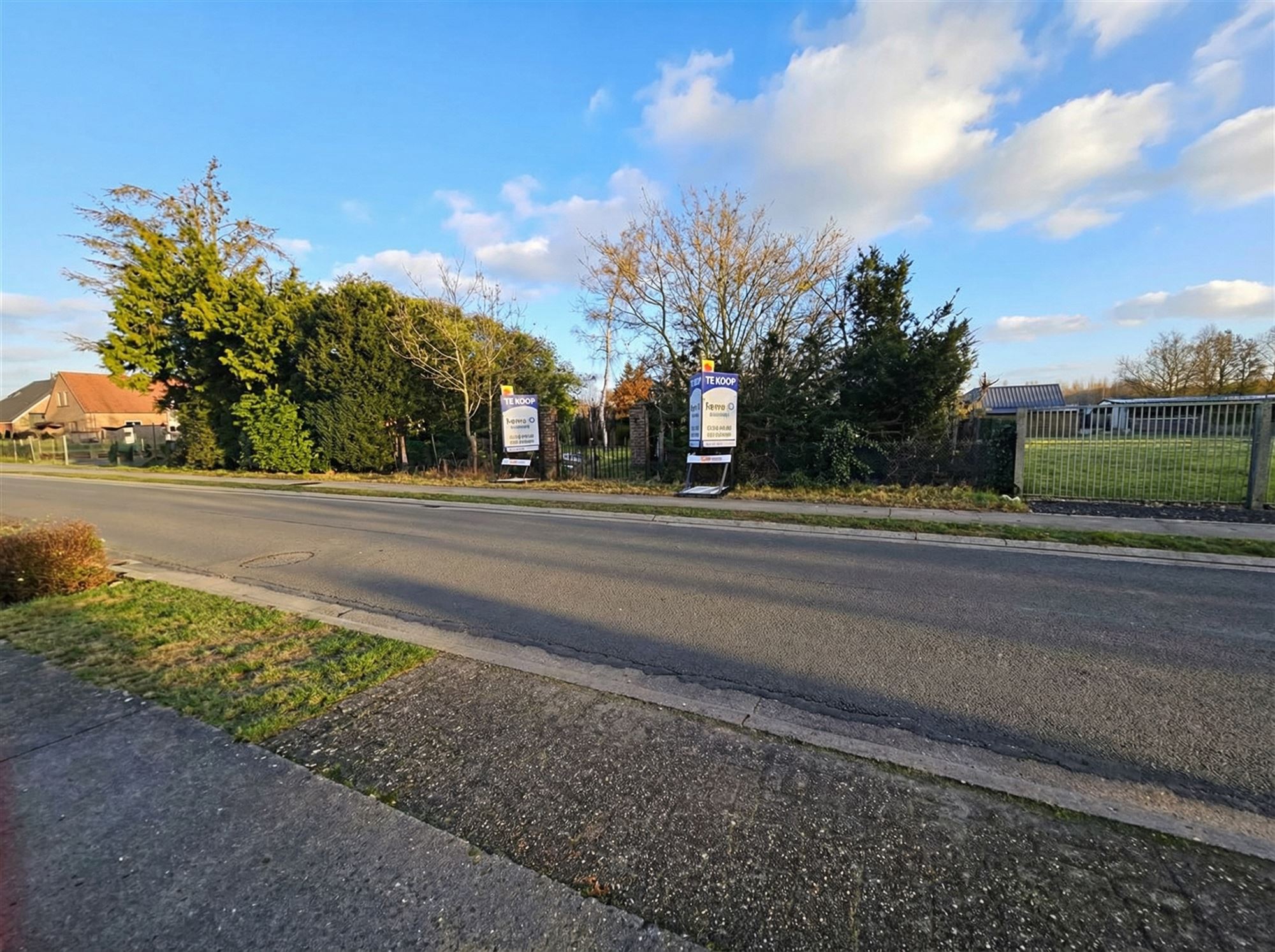 Top gelegen bouwperceel van 990 m² met een breedte van 18 m. foto 3