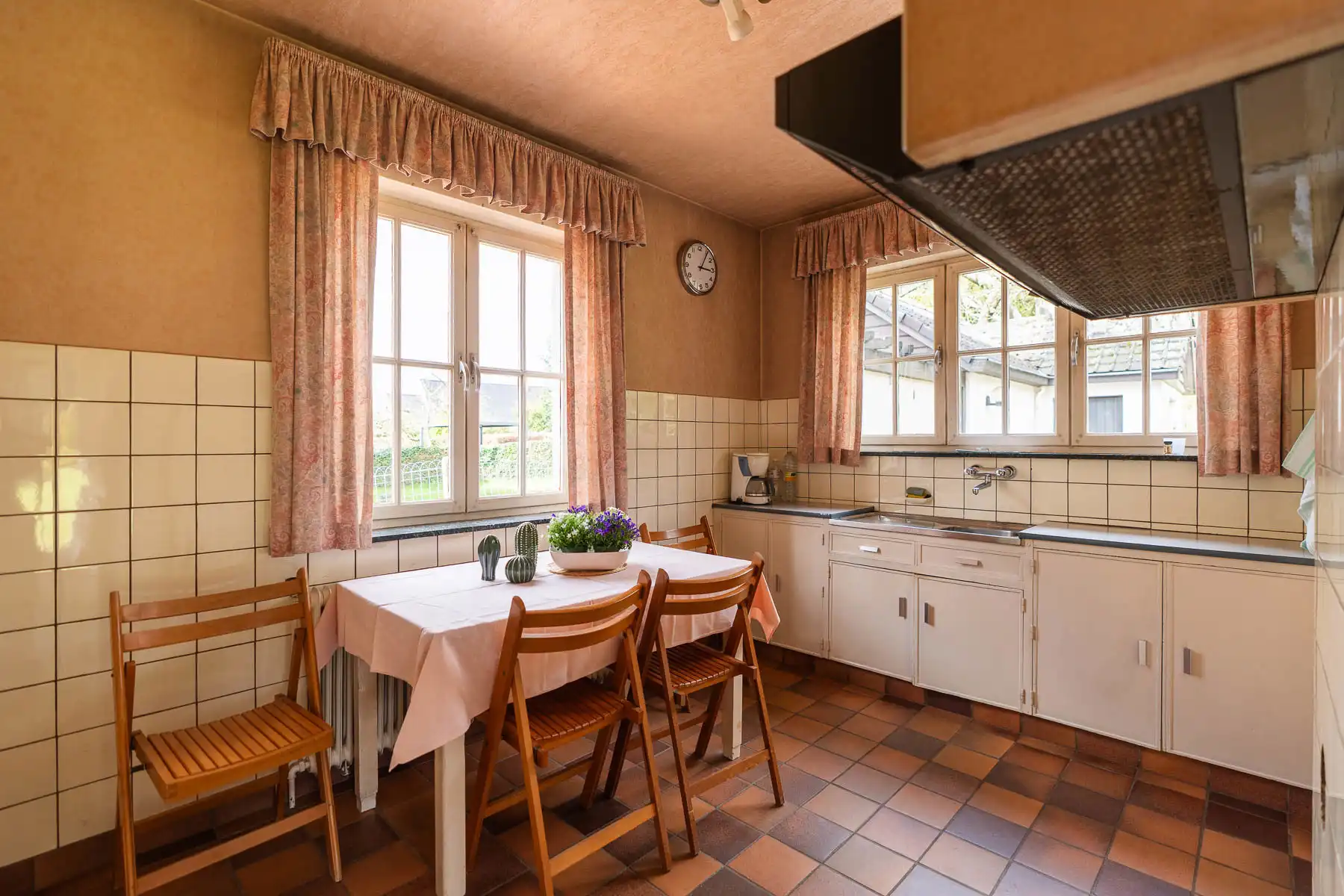 Ruime, charmante woning op een prachtig groen perceel foto 11