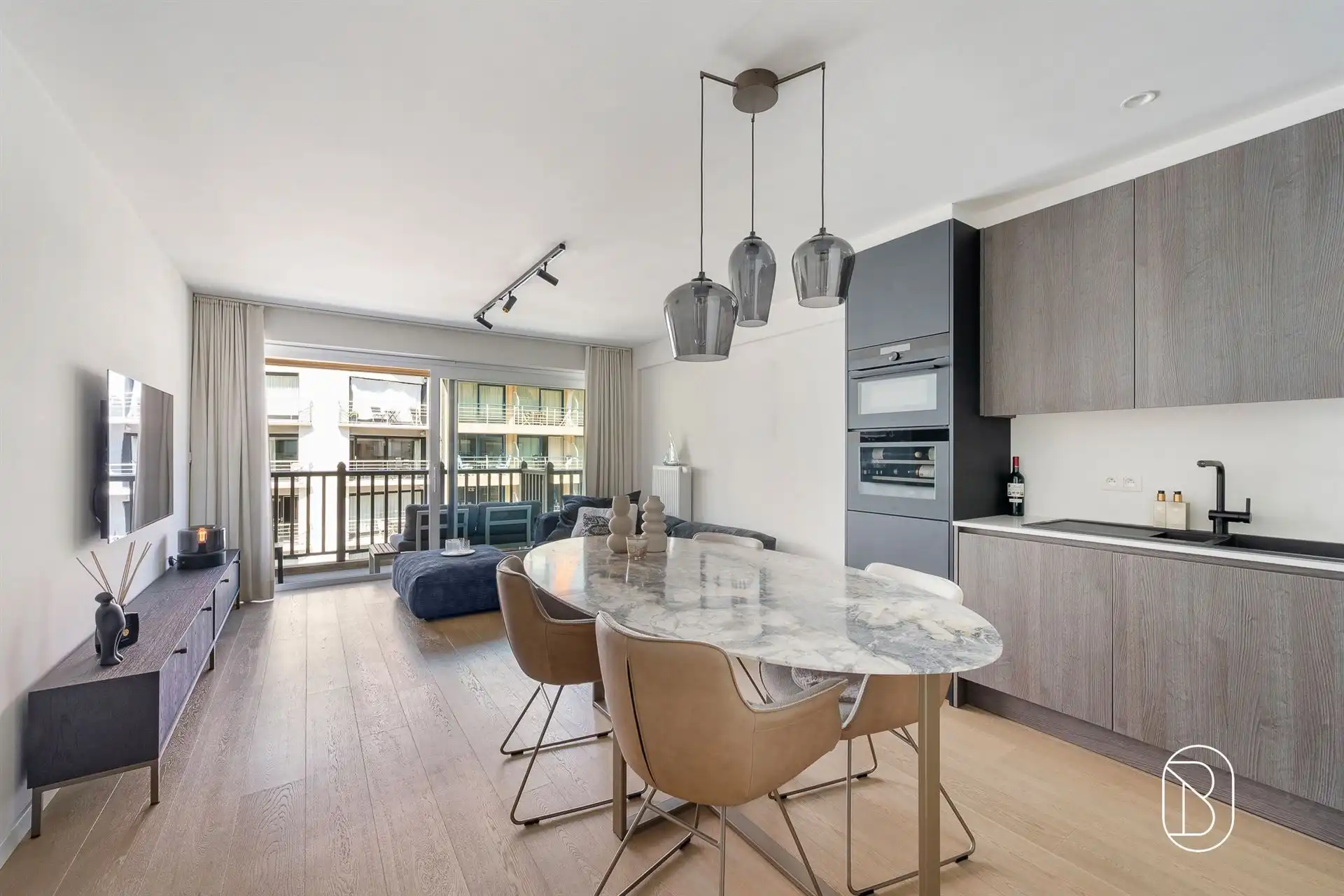 Topgelegen perfect onderhouden appartement met leuk terras!  foto 4