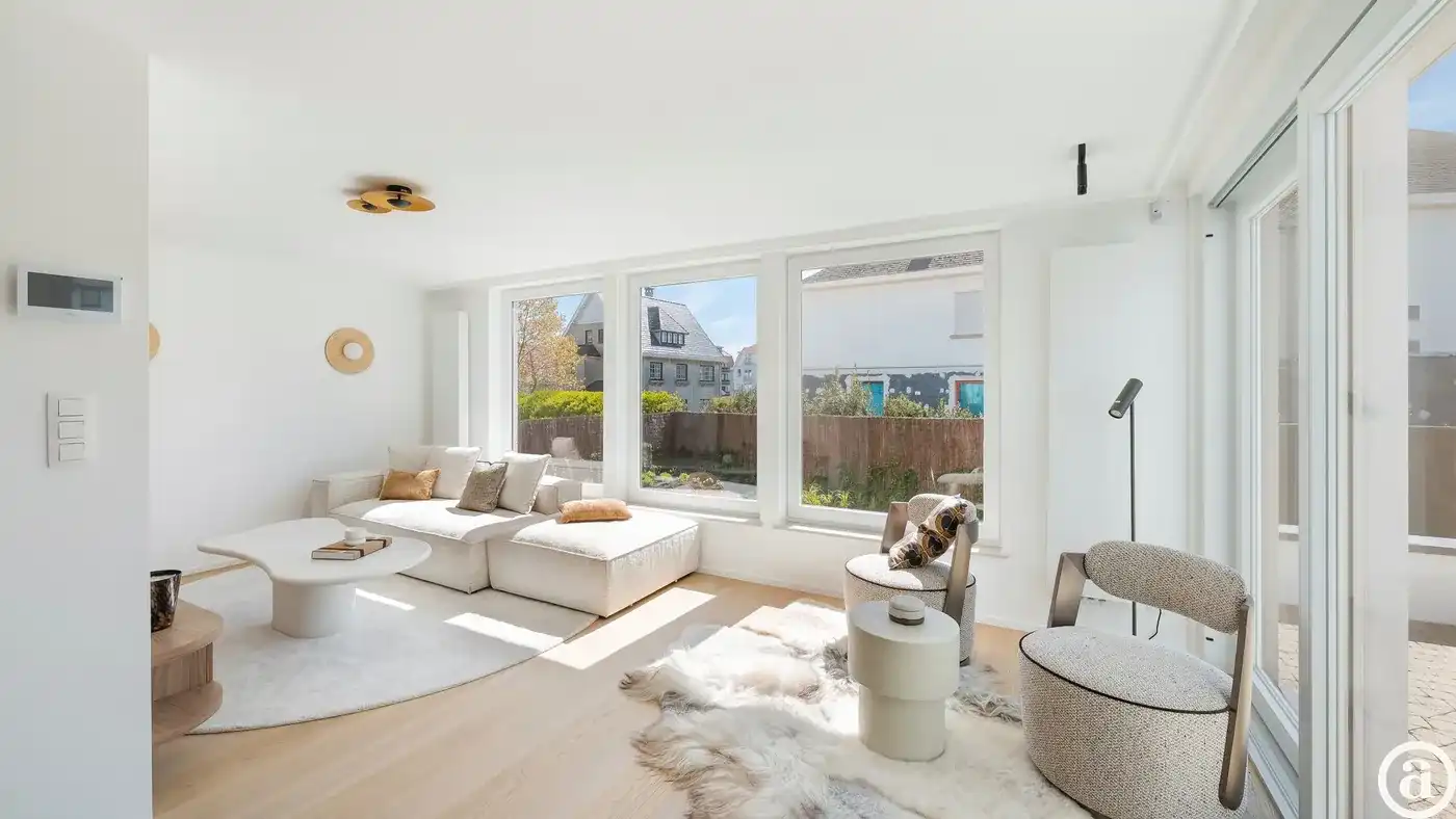 Exclusief gerenoveerde villa op een absolute toplocatie foto 9