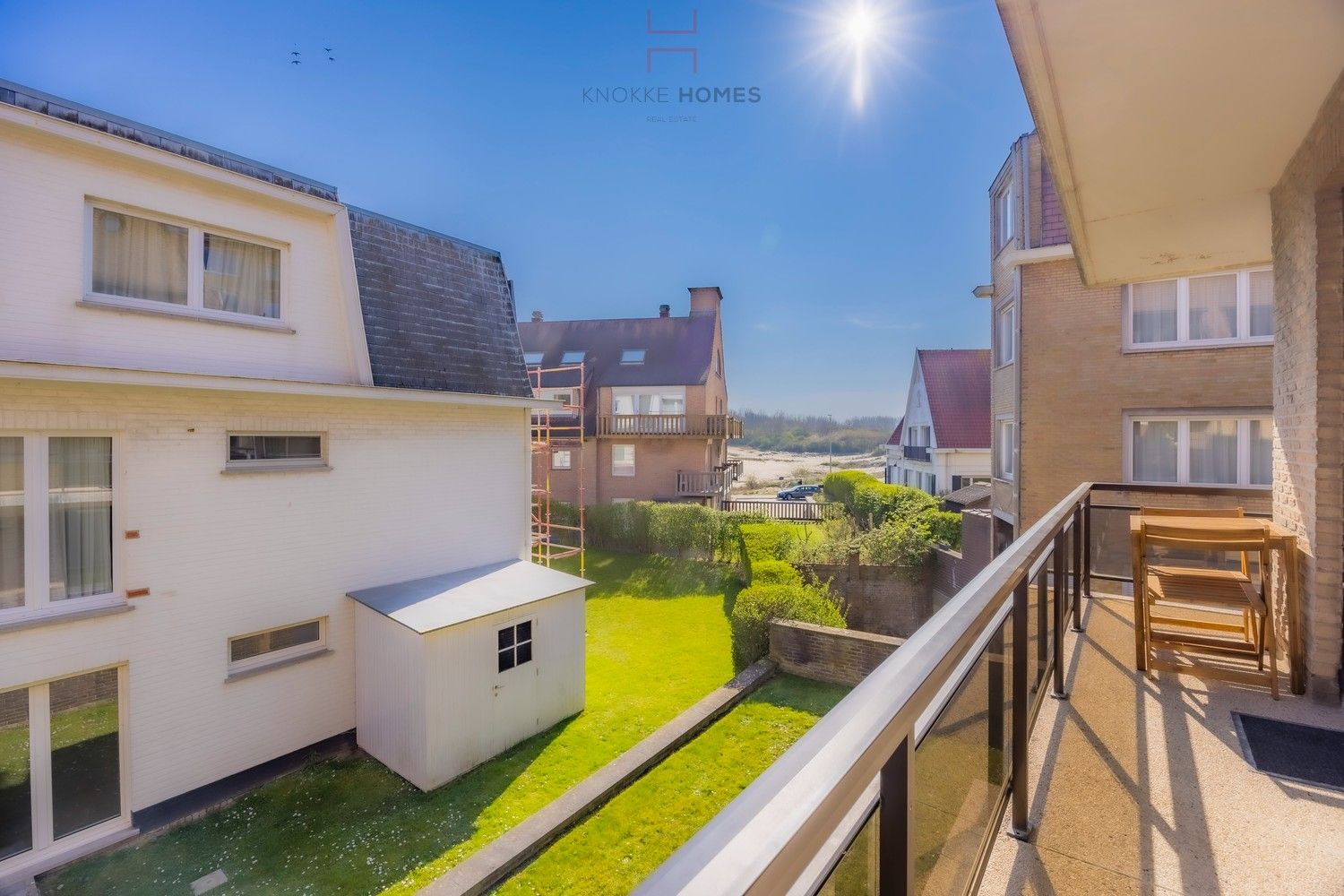 Mooi gerenoveerd hoekappartement in een villa-residentie vlakbij de zeedijk in Duinbergen foto 3