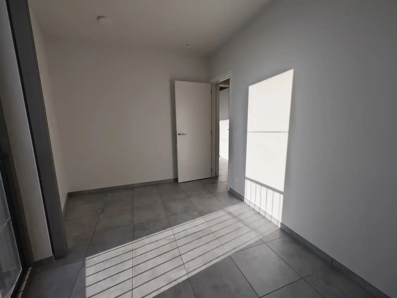 PRACHTIG PENTHOUSE MET 3 SLPKS, ONDERGR. PARKEERPL. EN KELDERBERGING IN HET CENTRUM foto 19