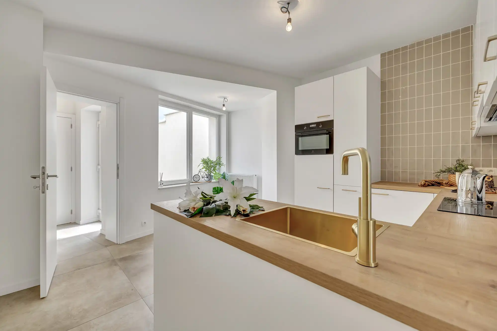 Ruime, energetische totaalrenovatie met ruime tuin en garage foto 4