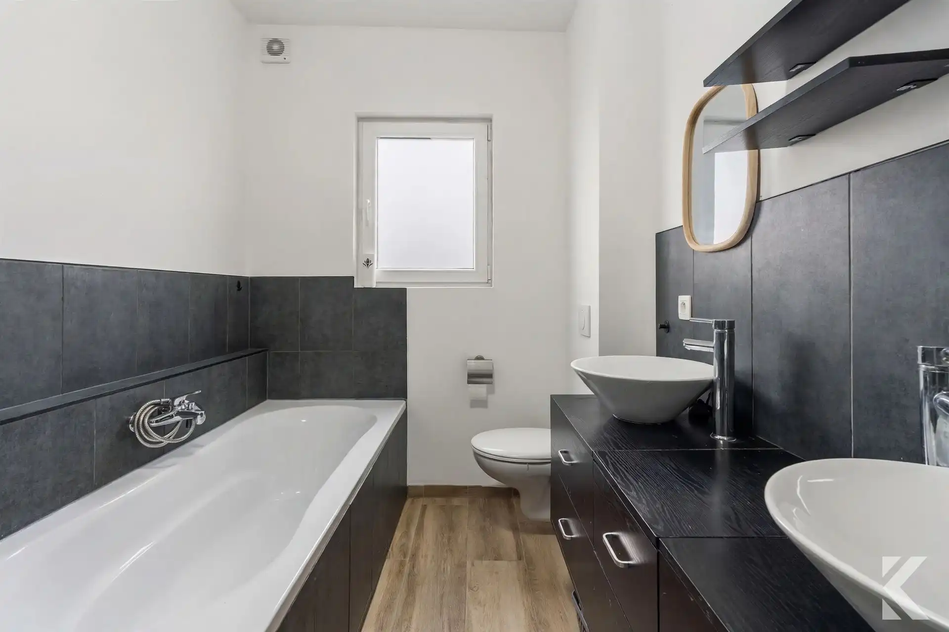 ALBATROSSTRAAT – VOLLEDIG GERENOVEERDE WONING MET TUIN foto 11