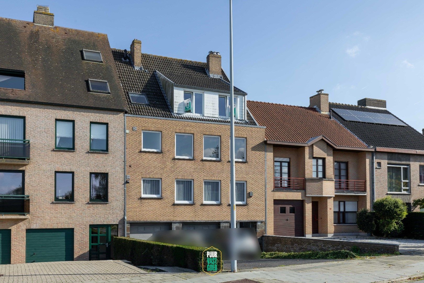 Centraal en toch rustig gelegen duplex appartement met staanplaats en berging op 1.2 km van de Smedenpoort. foto 23