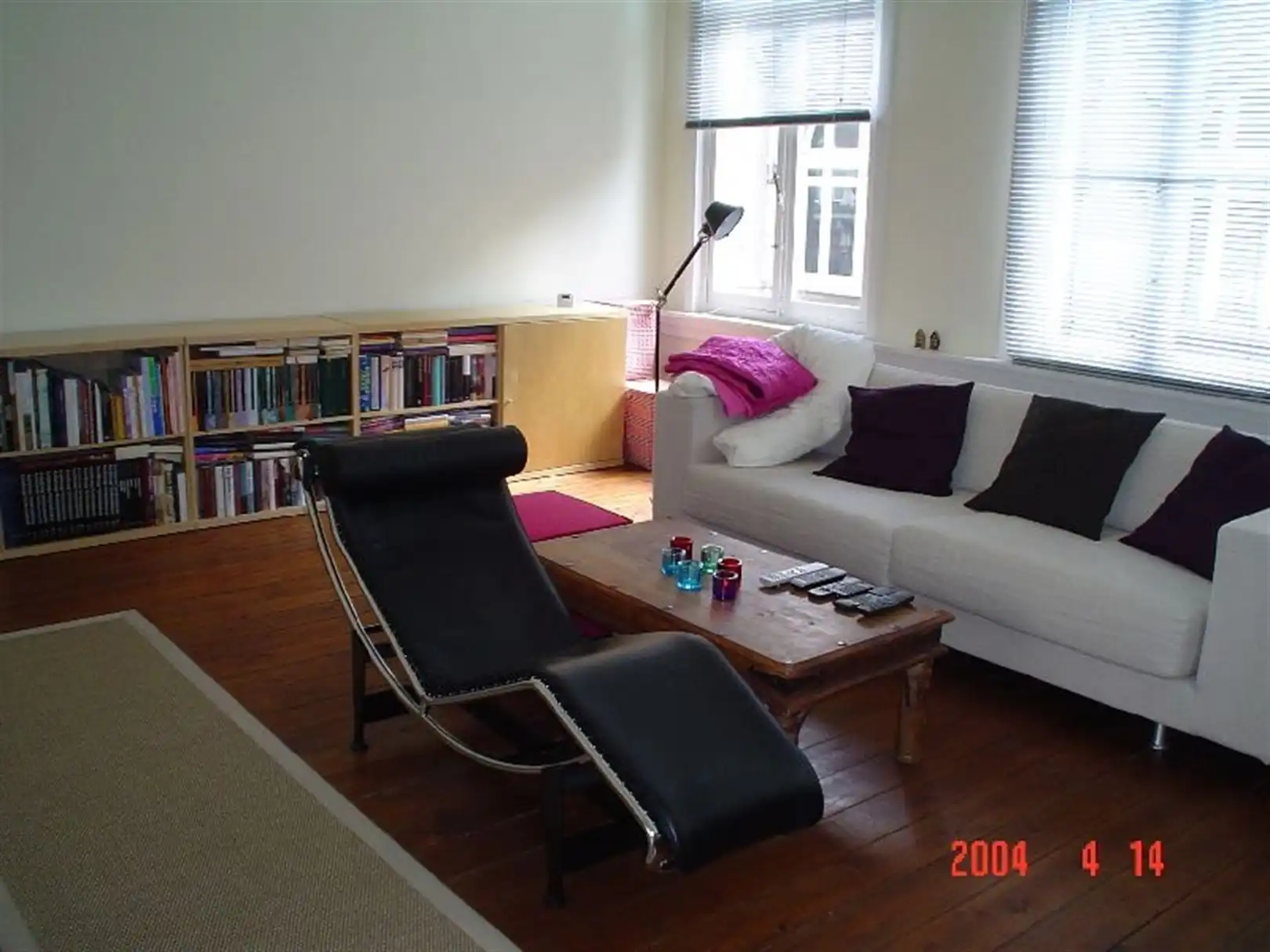 Gemeubeld  2 slaapkamer duplex appartement op 't Zuid! foto {{pictureIndex}}