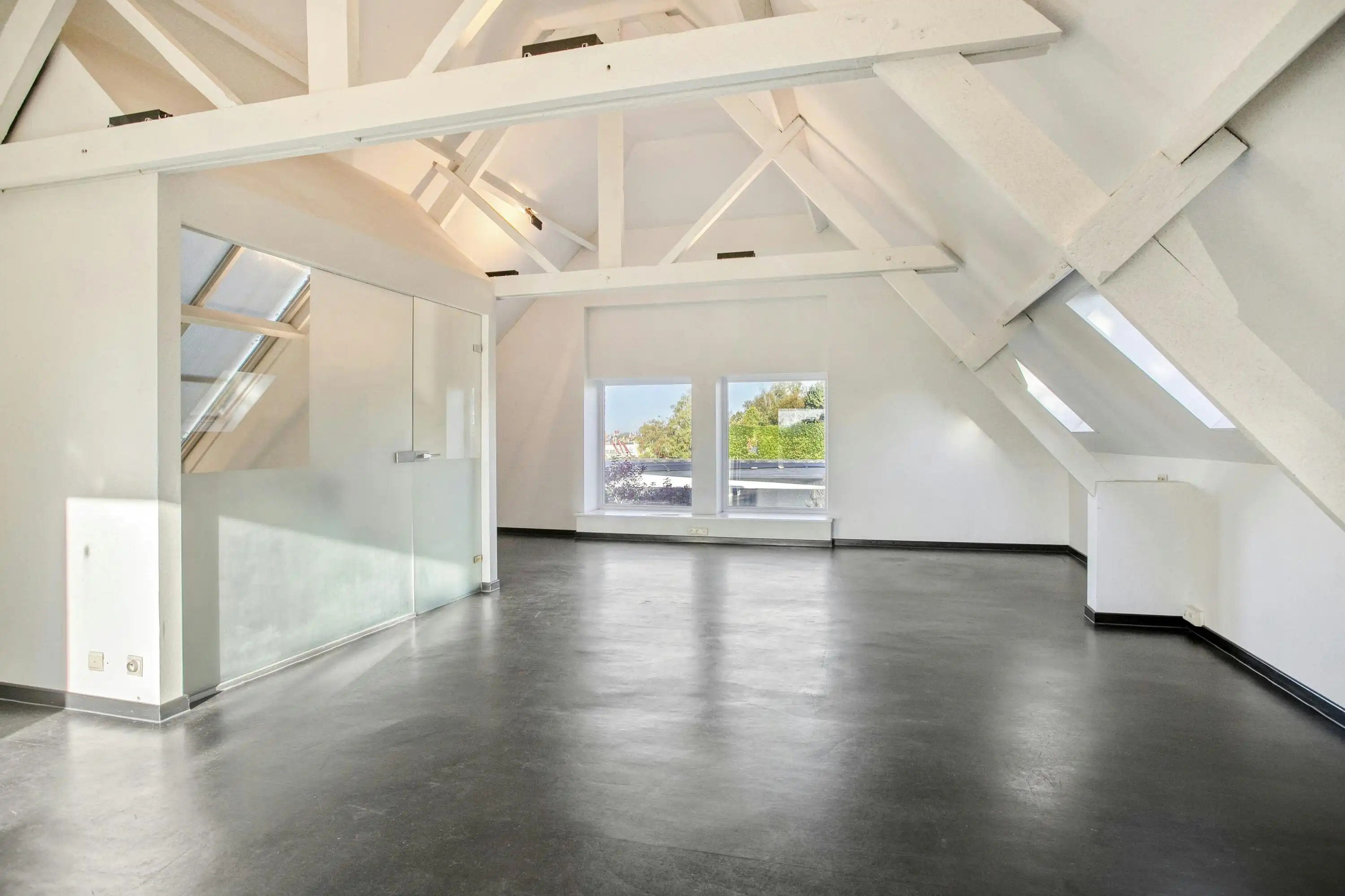 Huis met kantoorruimte en atelier te koop in Waregem foto 9