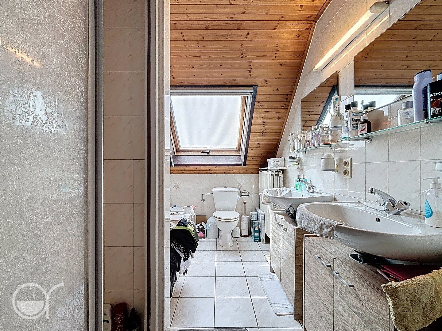 Instapklare rijwoning met tuin en 2 parkeerplaatsen  foto 9