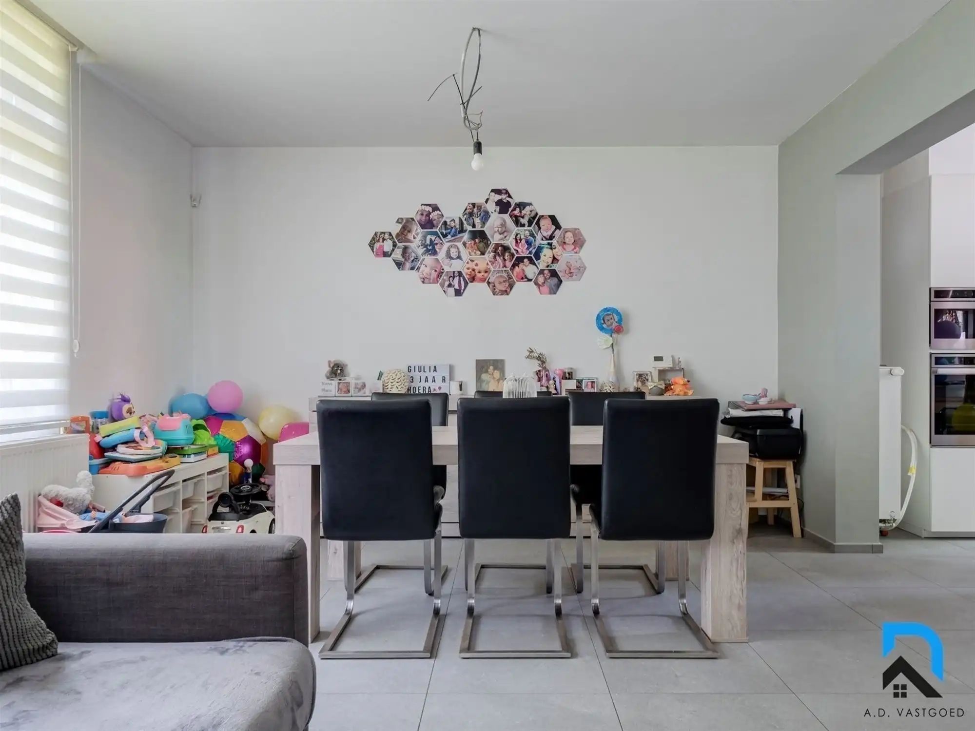 Woning met 5 slaapkamers op riant hoekperceel foto 6