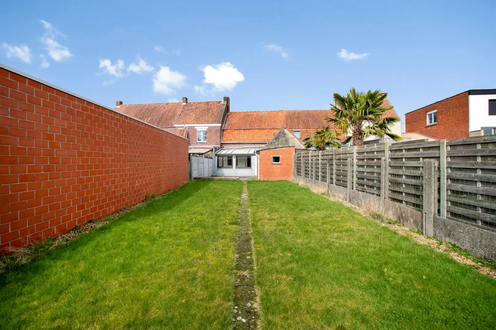 Te renoveren starterswoning met diepe tuin en enorm potentieel te Ledegem foto 12