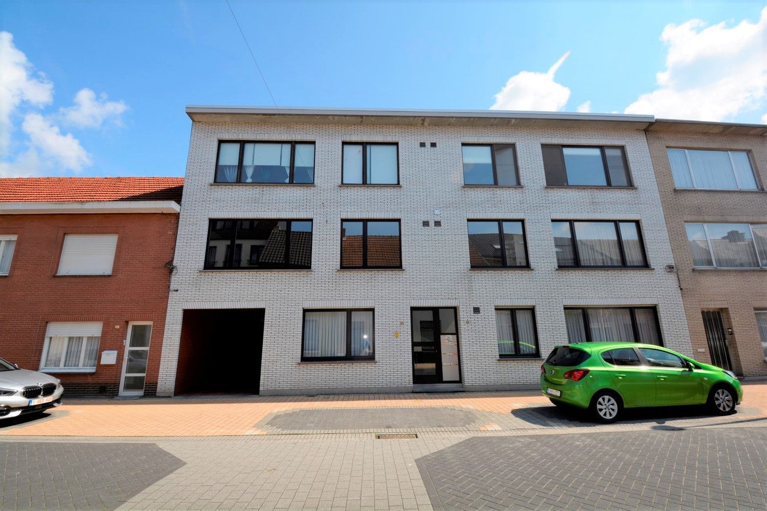 INSTAPKLAAR APPARTEMENT MET 1 SLK EN GARAGE! foto 12