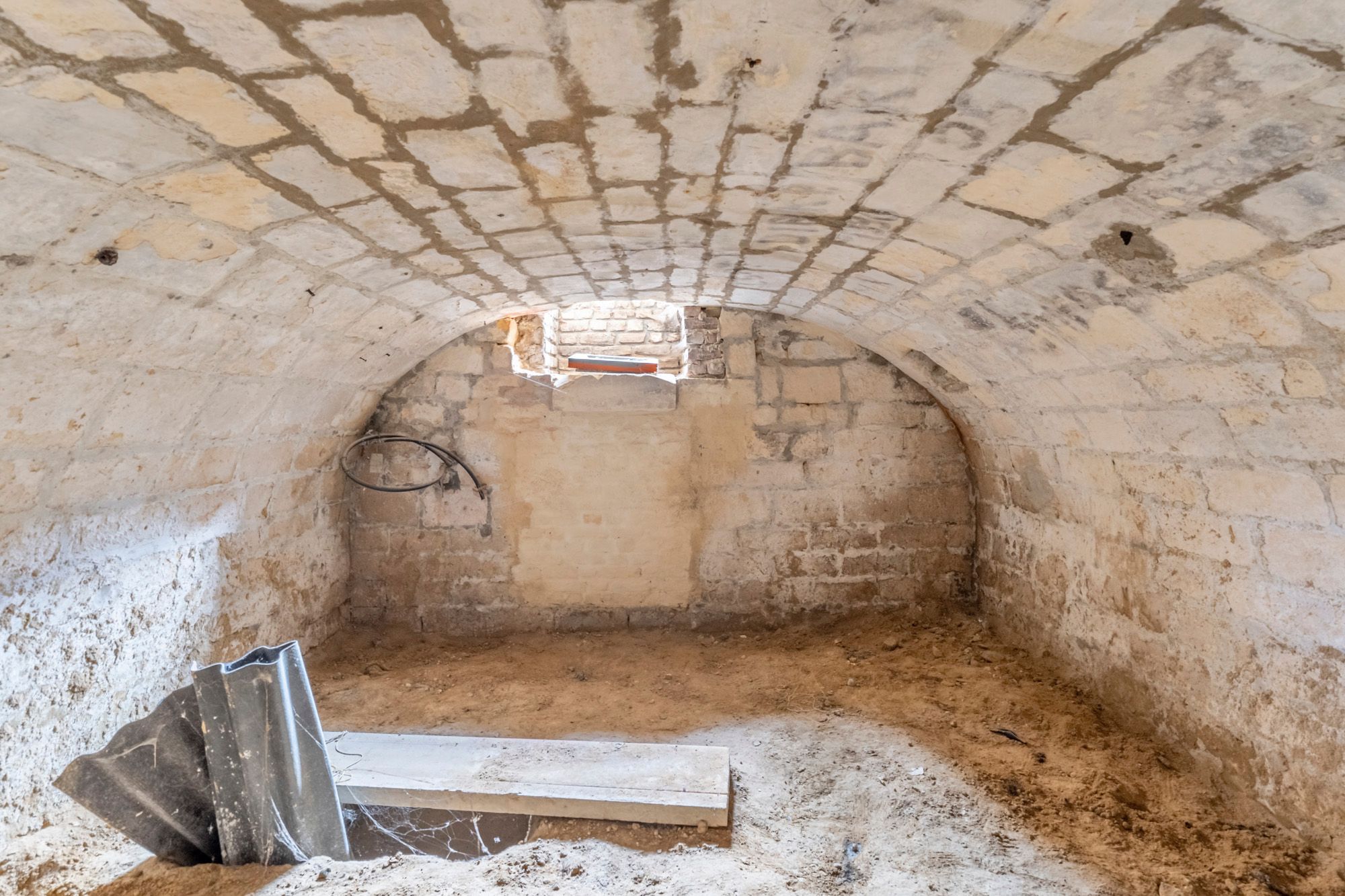 Deels Gerenoveerde Dorpshoeve met Veel Mogelijkheden foto 16