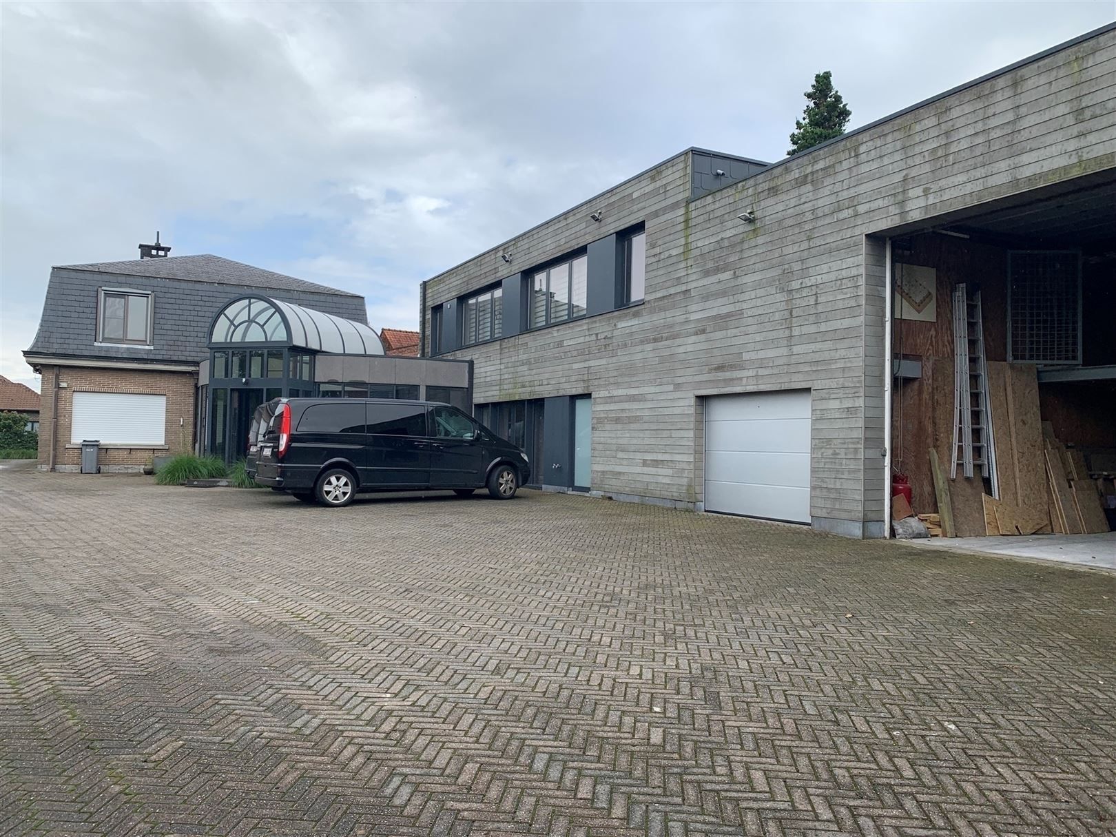 Woning met kantoren en magazijn van 1500m² foto 29