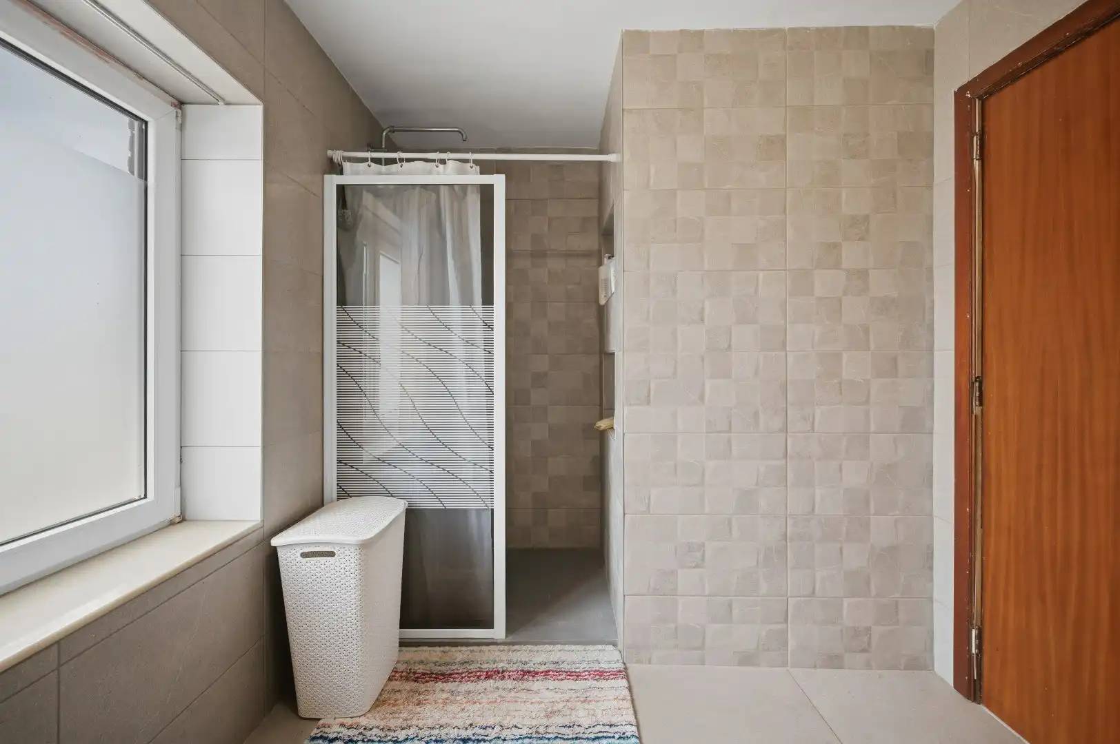 Gerenoveerde HOB met tuin, garage en 3 slpks met opslagmog. foto 16