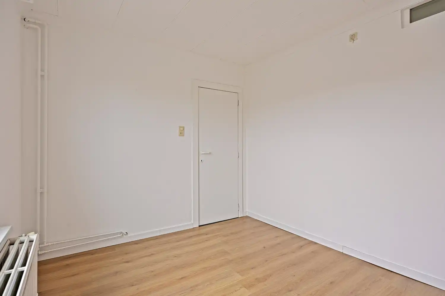 Opbrengsteigendom te koop in  Rekem, Lanaken! foto 9