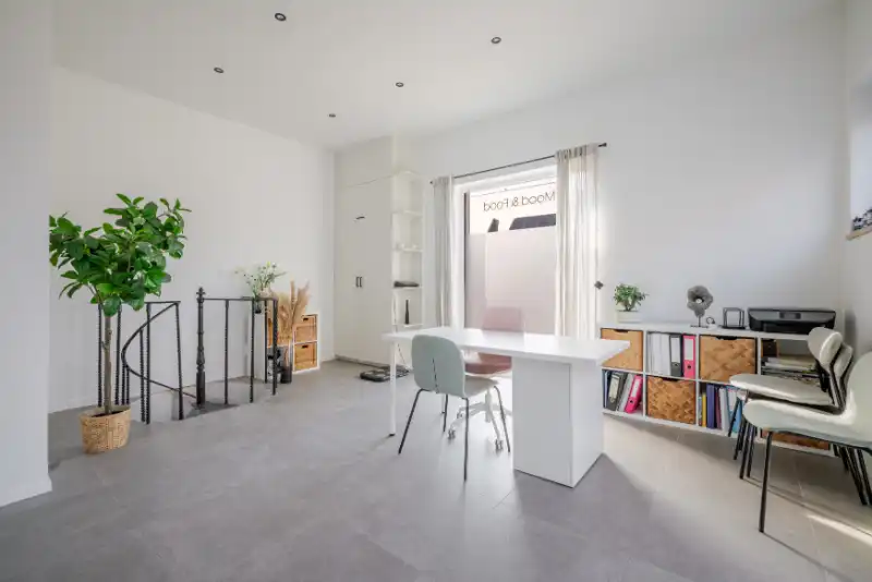 Gerenoveerde woning voor combinatie wonen/werken foto 14