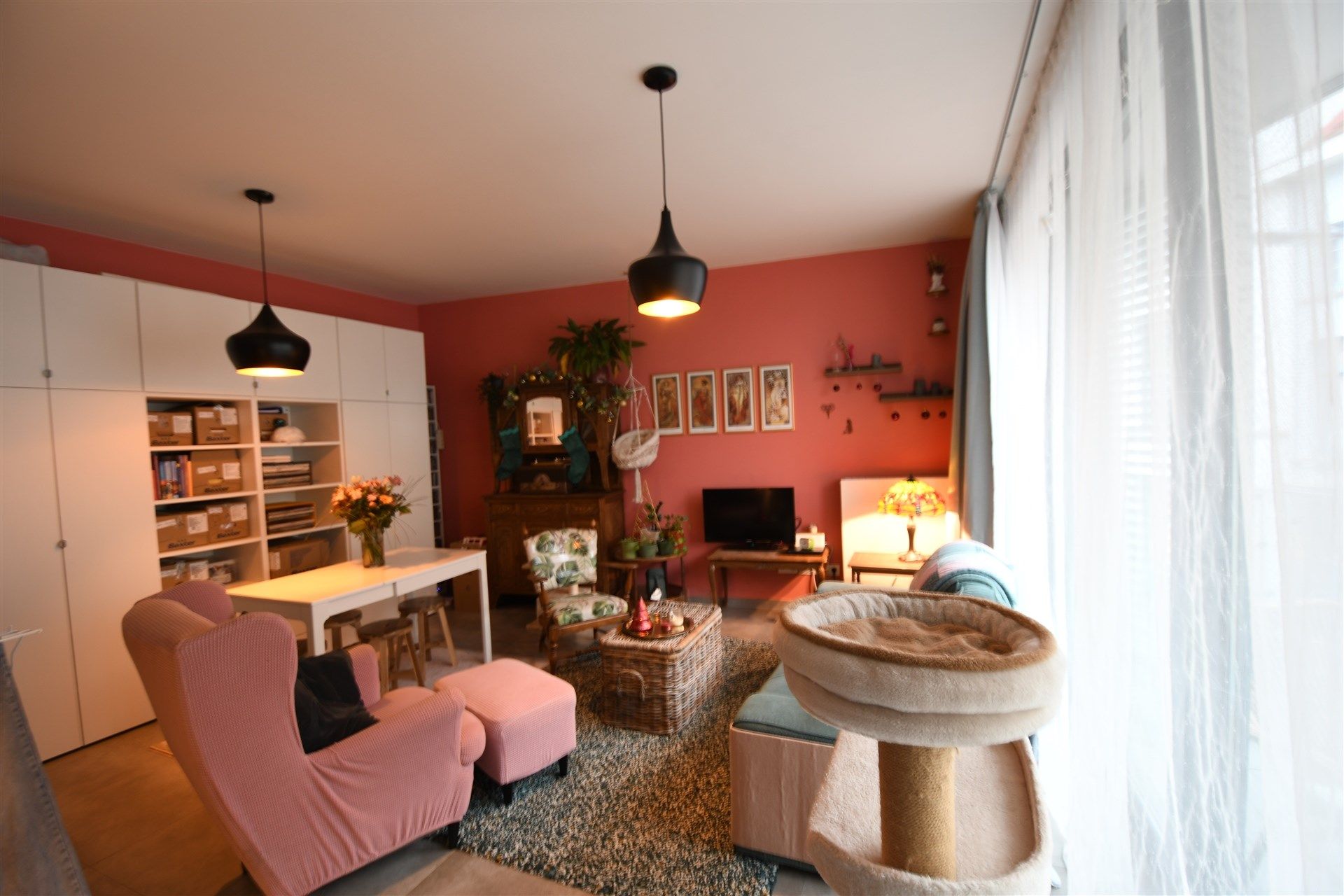 Centraal gelegen appartement met 2 slaapkamers en terras in  foto 2