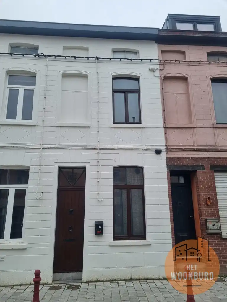 Rijwoning met 1 slaapkamer en zolderkamer foto {{pictureIndex}}