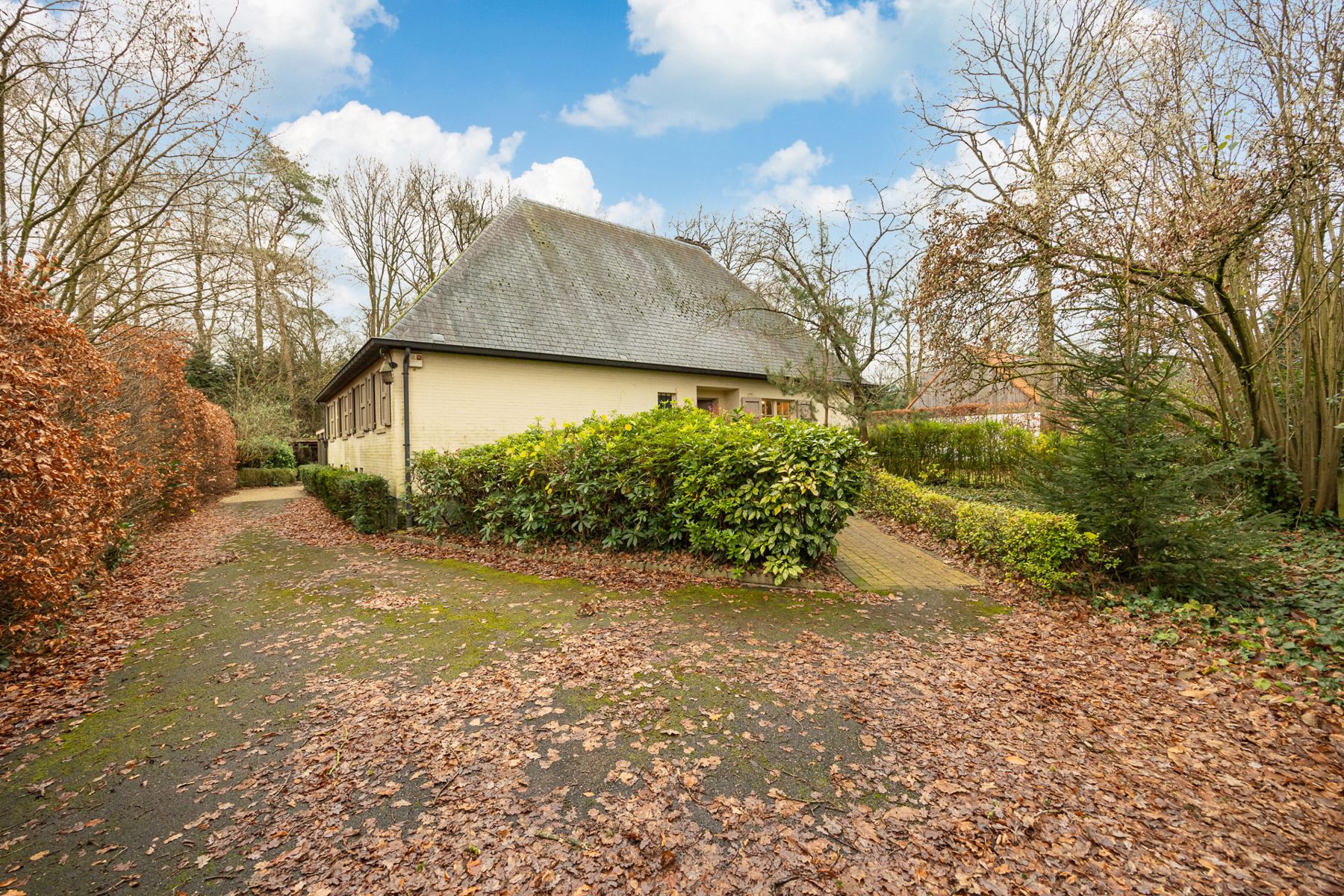 Klassieke sfeervolle villa op 1.753m² met zwembad foto 10