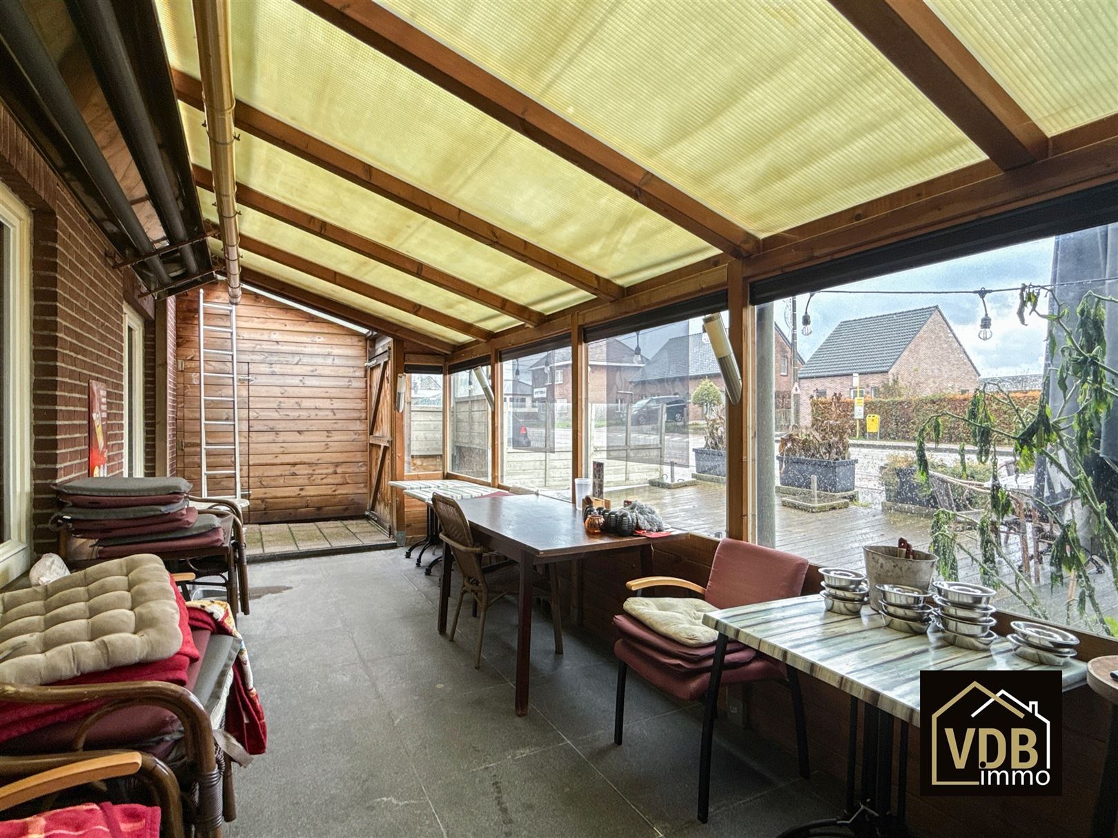 HANDELSHUIS MET WOONST foto 36