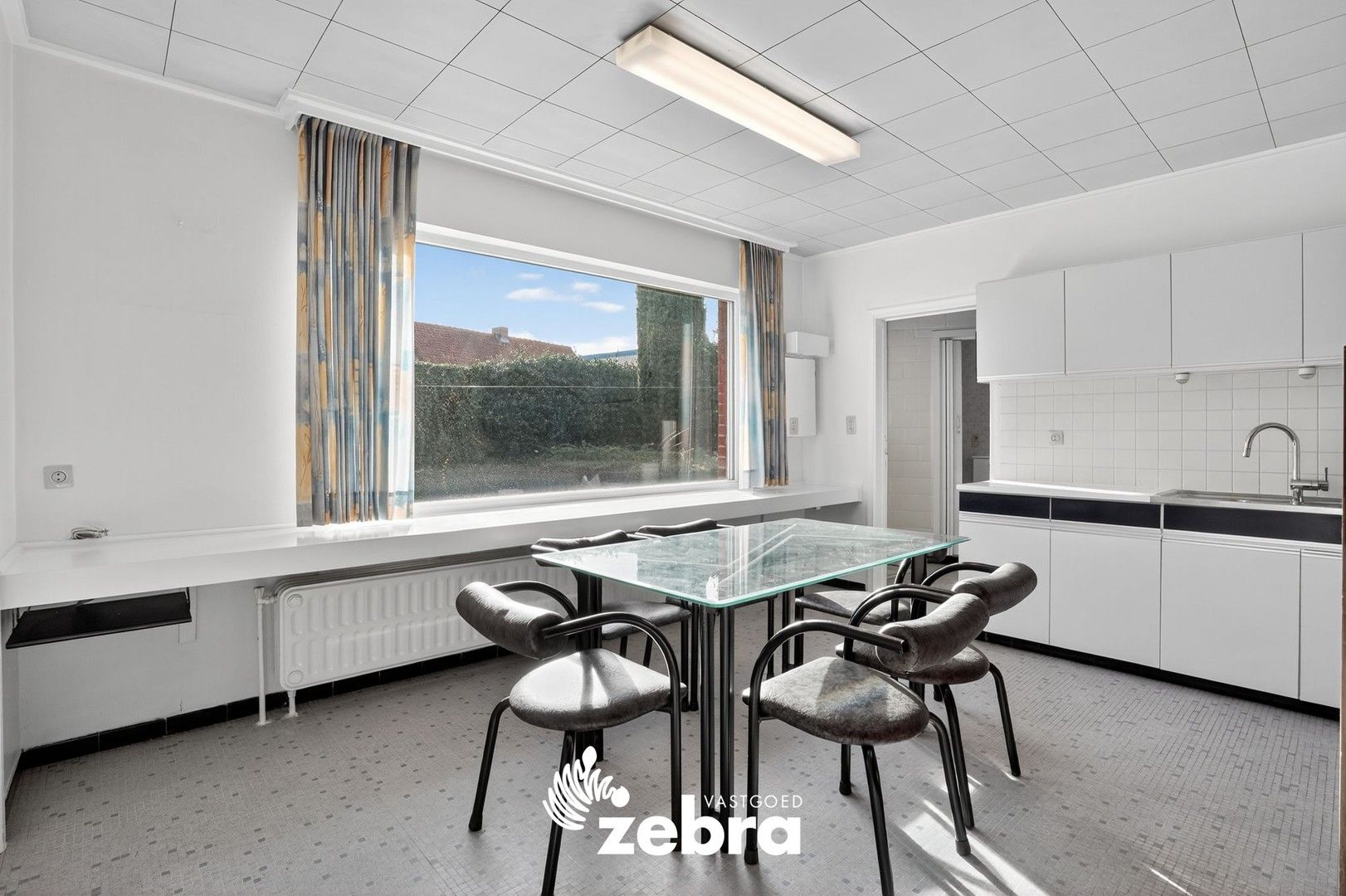 Ruime woning met 3 slaapkamers en garage nabij centrum Meulebeke! foto 10