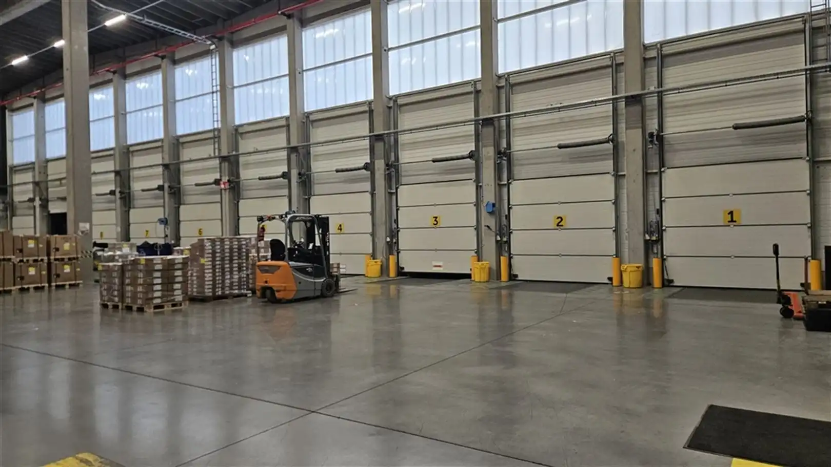 Logistiek met kantoren foto 19