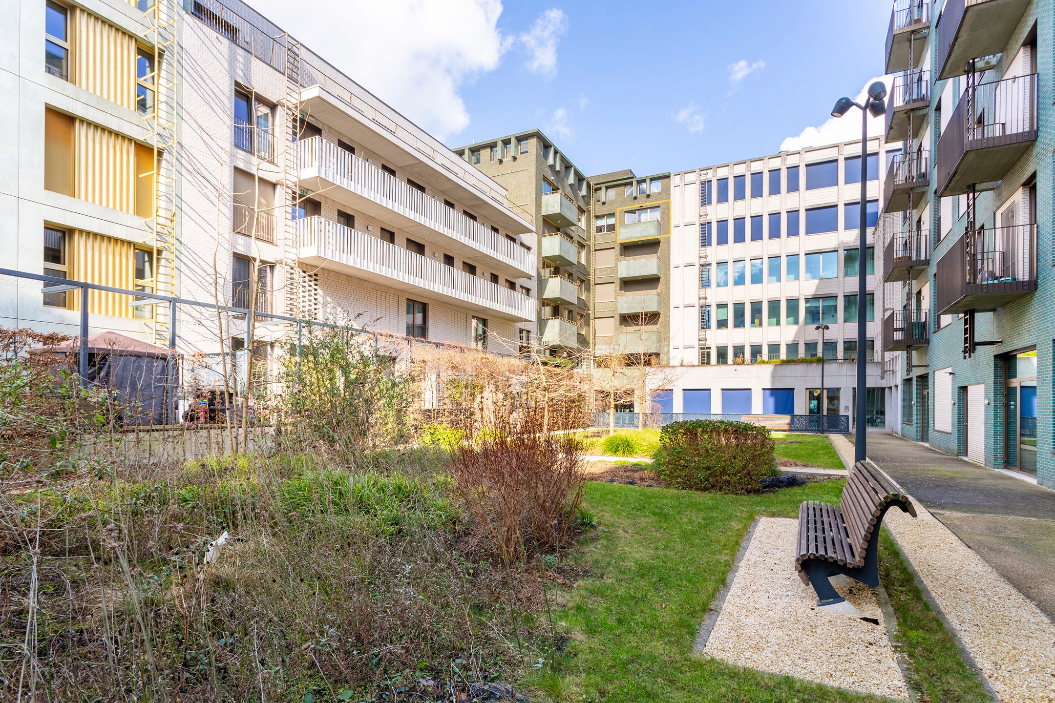 licht, instapklaar 2-slpk-app. met zuidgericht terras foto 11