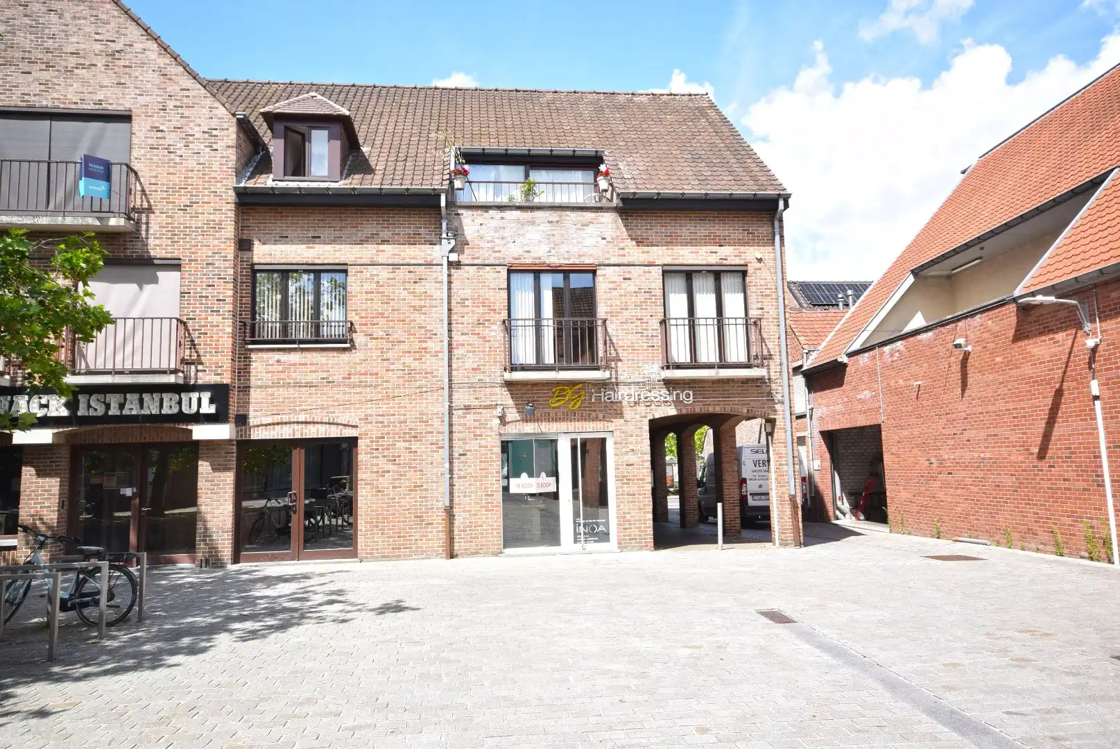 Commercieel handelspand op toplocatie in het centrum van Izegem foto 2