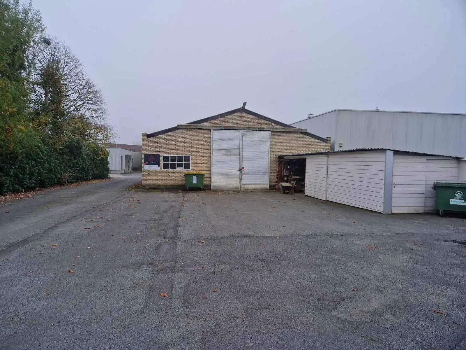 Loods van 270 m² in Oordegem foto {{pictureIndex}}