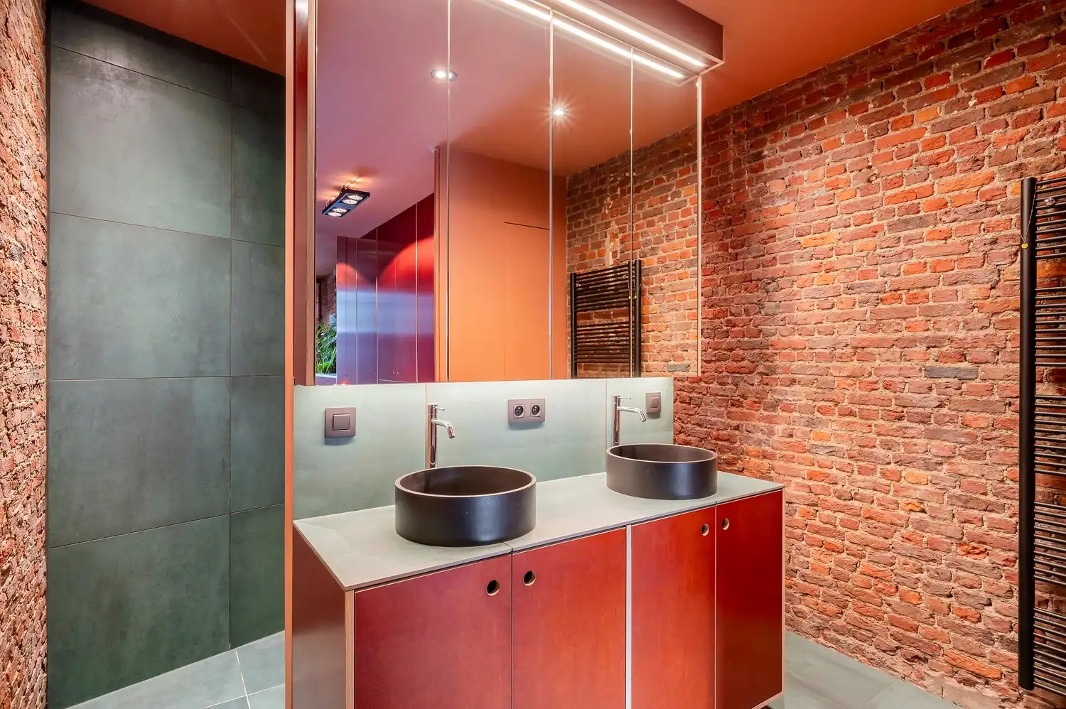 Karaktervolle erfgoedwoning op topligging tegenover de Sint-Gummaruskerk. foto 13