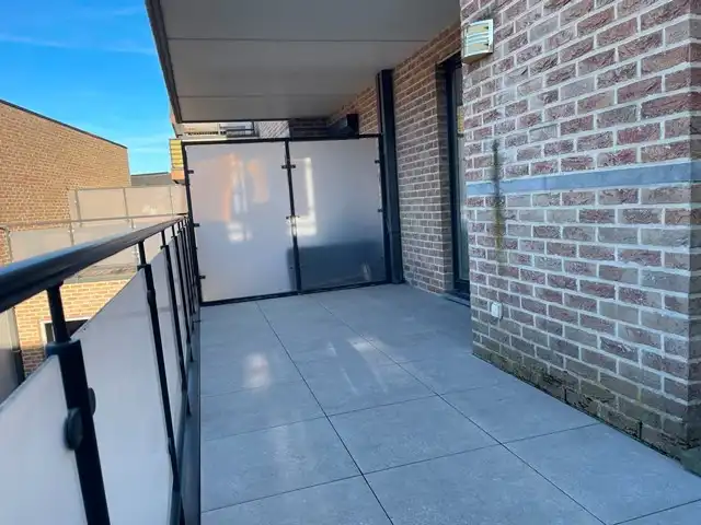 Ruim en energiezuinig appartement met twee terrassen en parking foto 5