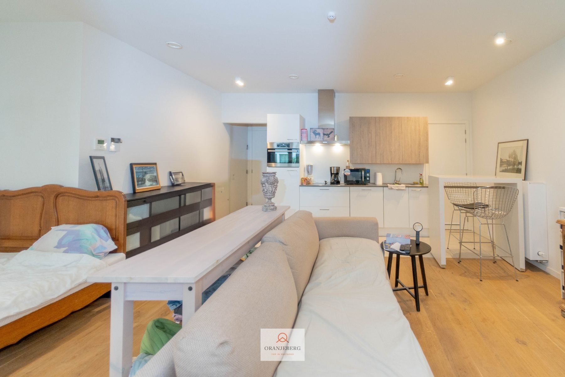 Moderne gelijkvloerse studio met terras te Gent foto 2