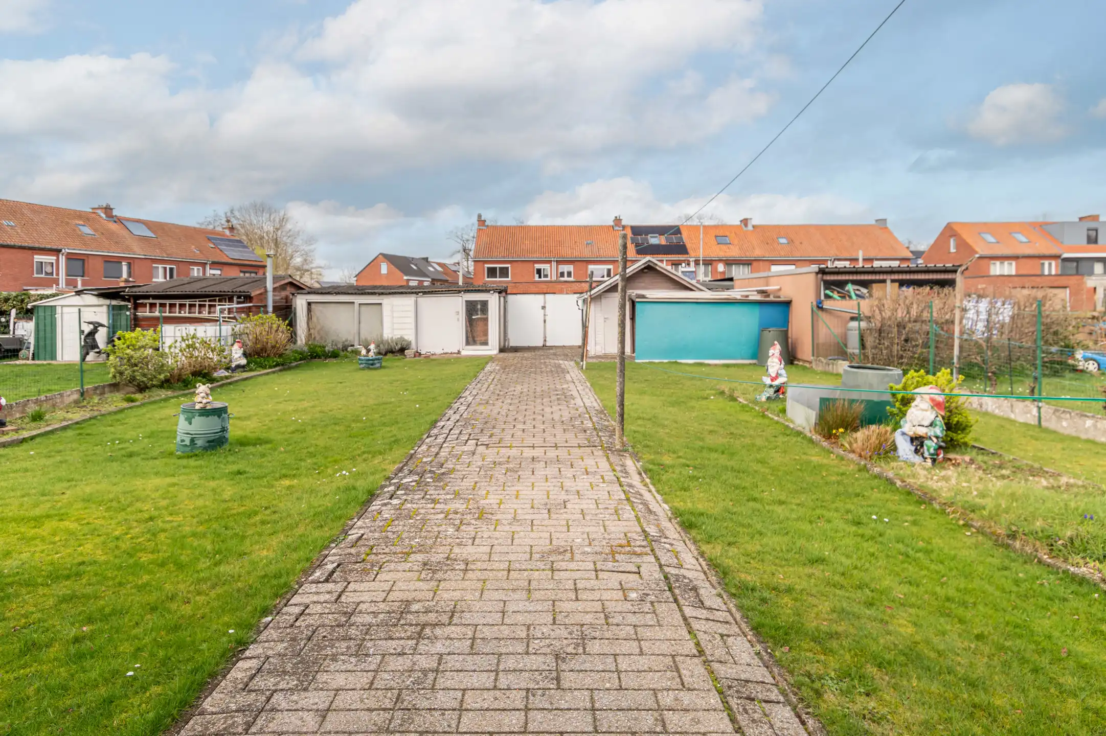 Op te frissen HOB met tuin en garage in Blaasveld foto 11
