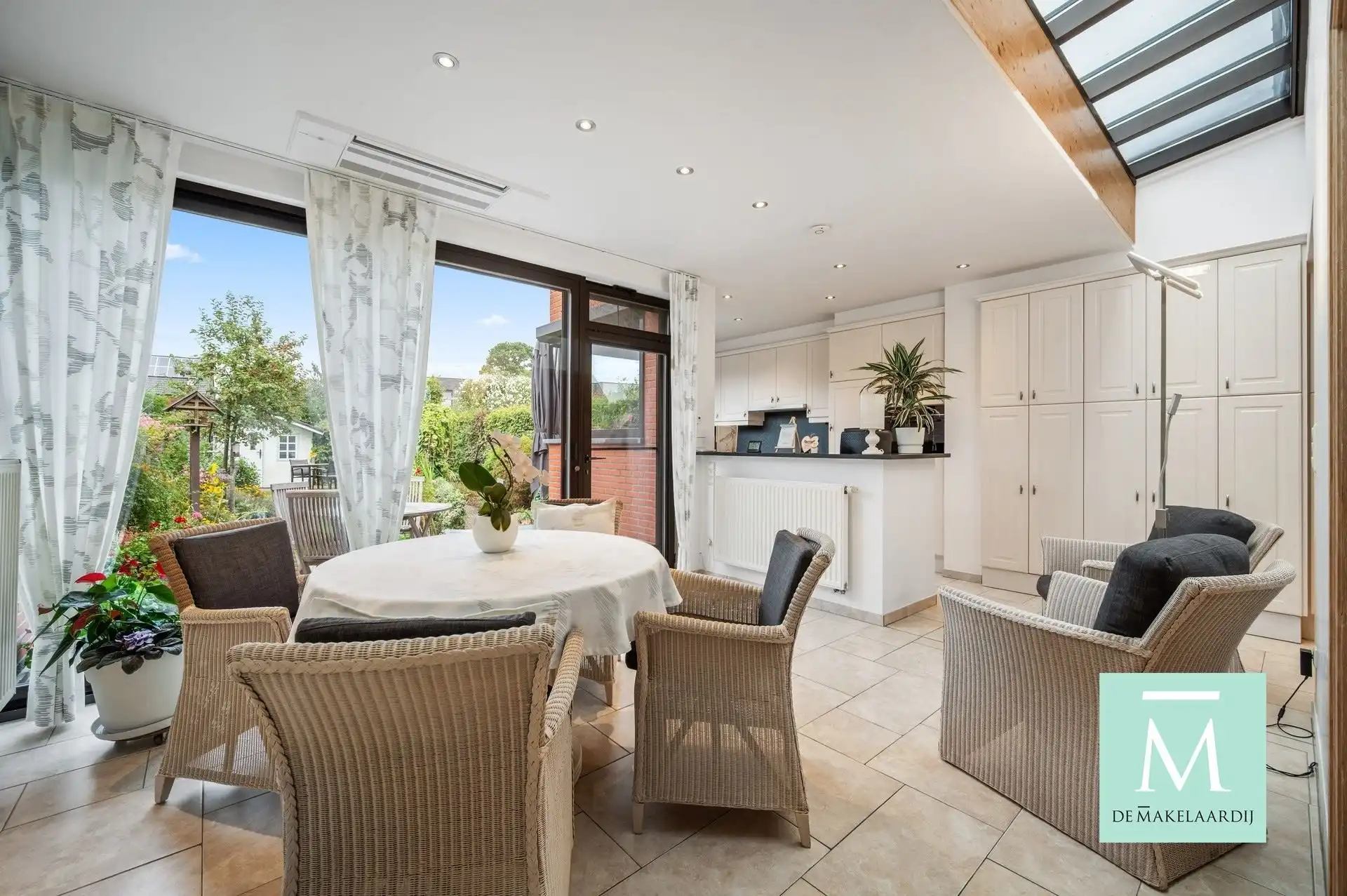 Volledig gerenoveerde woning met aangename tuin  foto 9