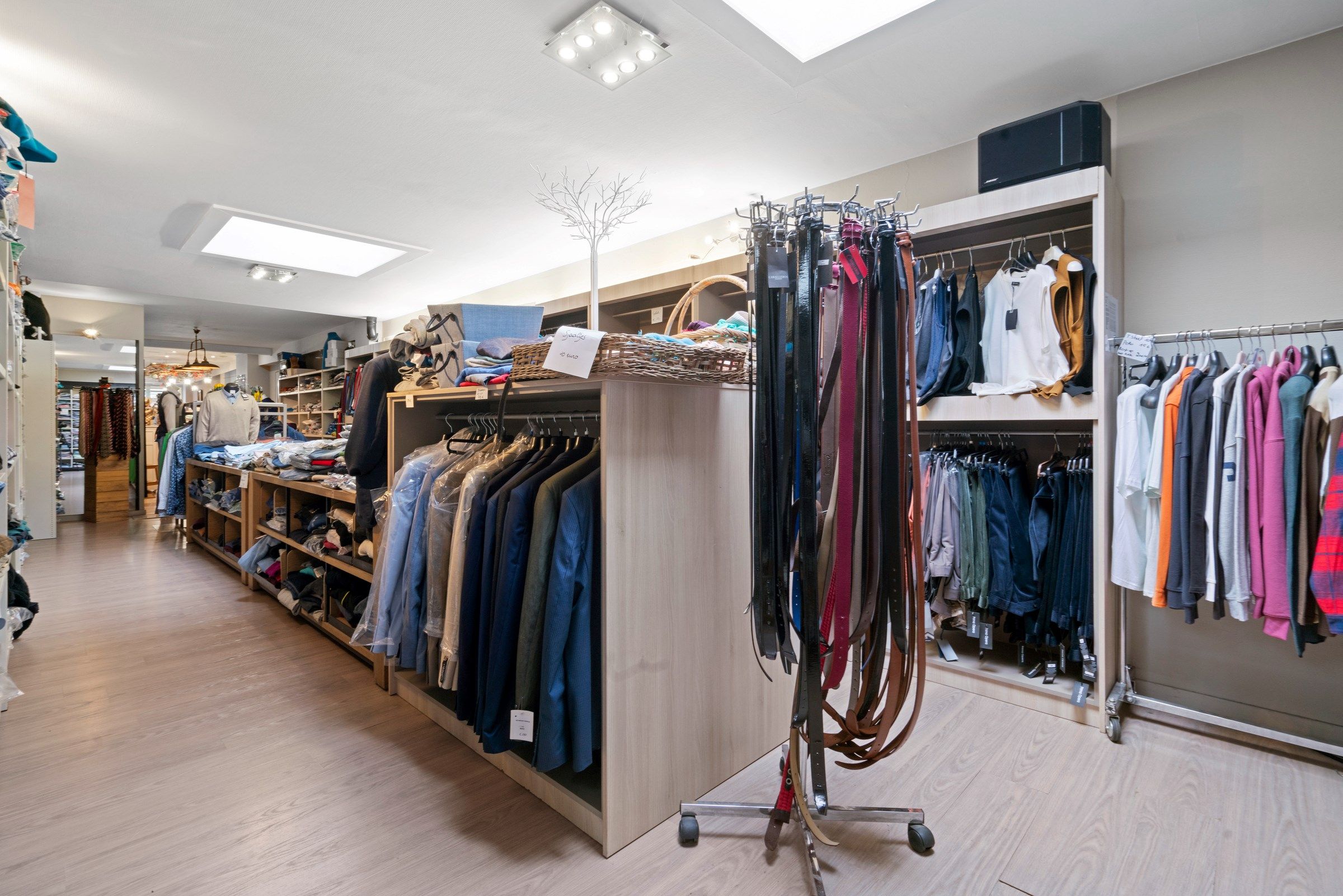 Winkel in de Lippenslaan te Knokke foto 3