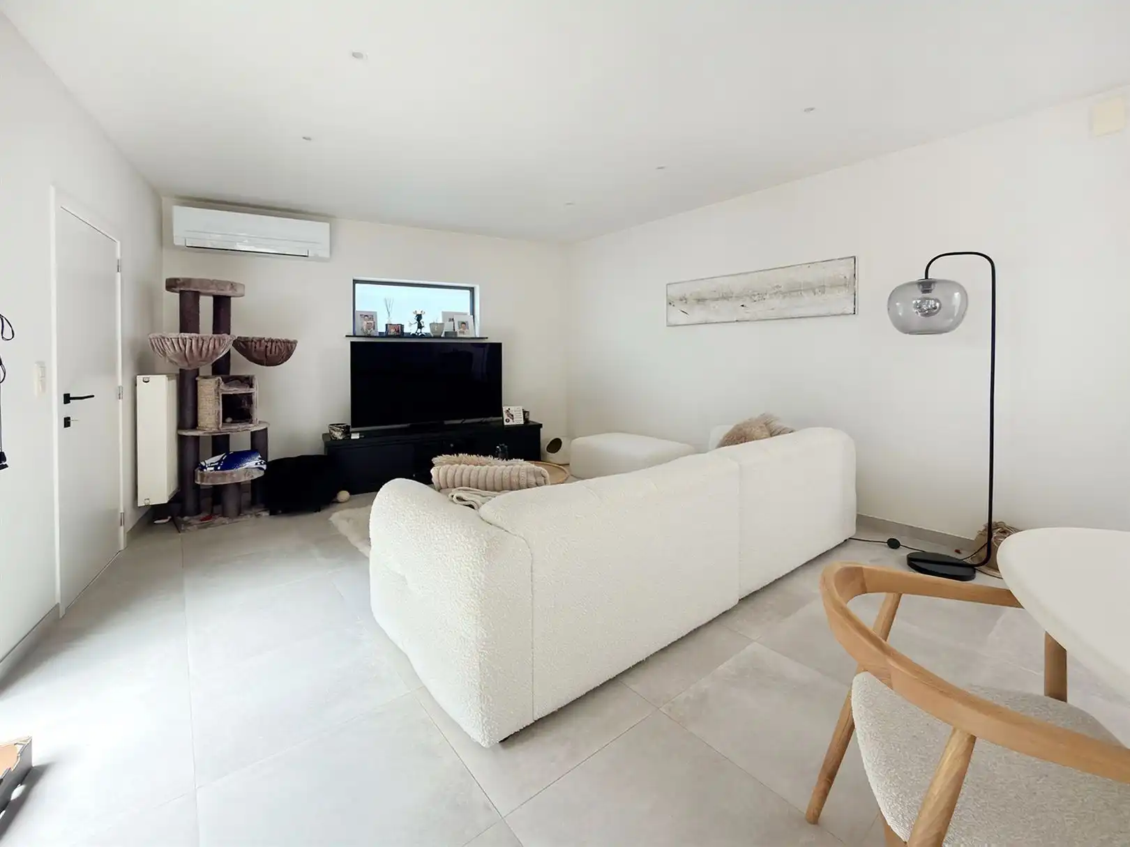 Handelsgelijkvloers, 3 appartementen en eigen parking!! foto 14