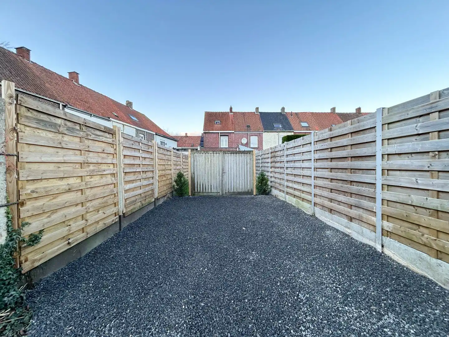 Gerenoveerde woning met drie slaapkamers & autostaanplaats te Roeselare! foto 13
